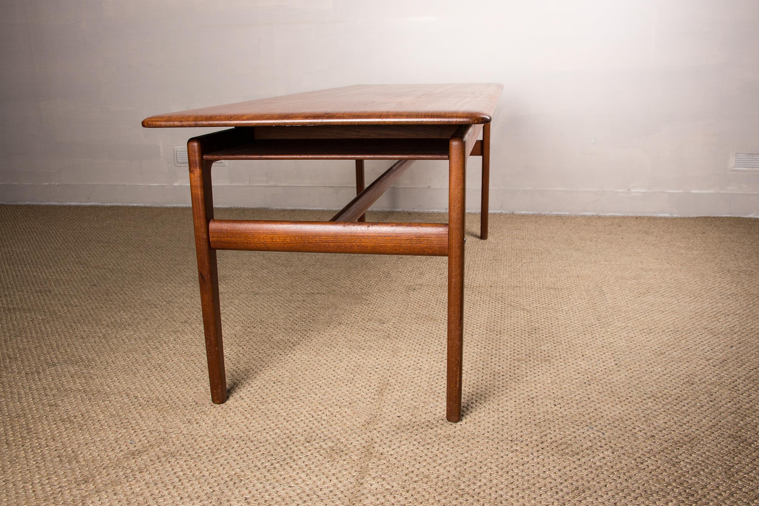 Large Danish Coffee Table in Teak with Document Ranges, 1960 For Sale 6