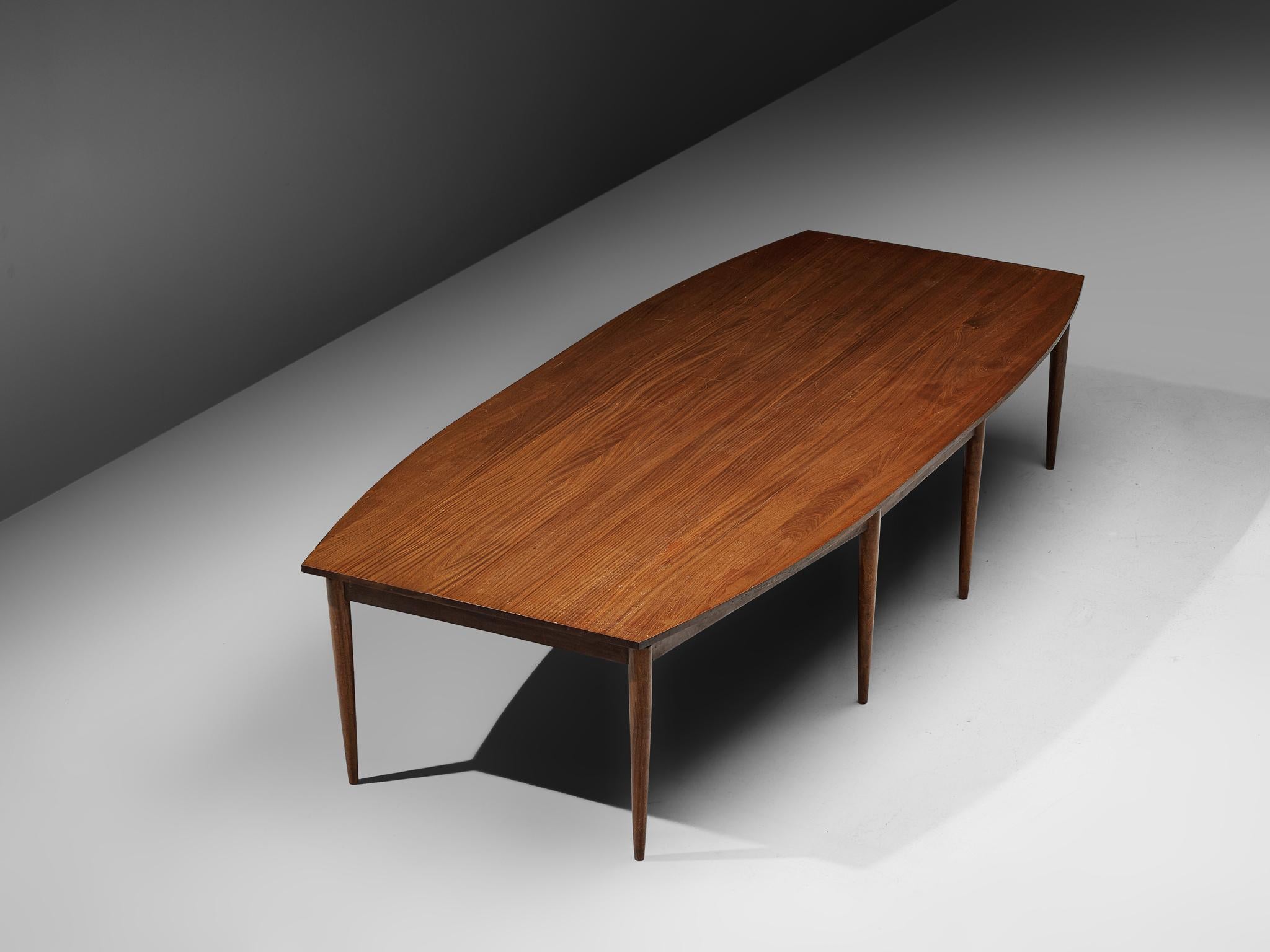 Conference table, in mahogany, Denmark, 1950s.

A 3.6mtr/140in large dining table in mahogany. The boat-shaped table top is made out of one piece, featuring a beautiful grain. The base consists of eight conical legs and shows beautiful straight