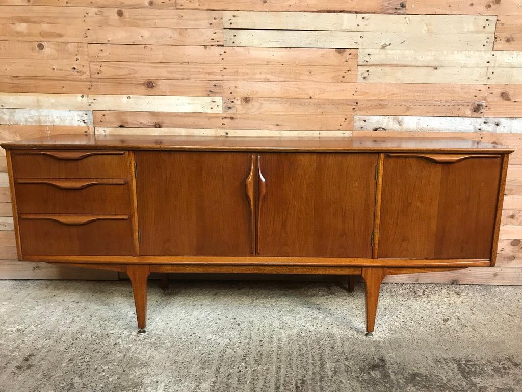 Large Danish Designed Midcentury Vintage Teak Retro Credenza / Sideboard, 1960s In Good Condition In Markington, GB