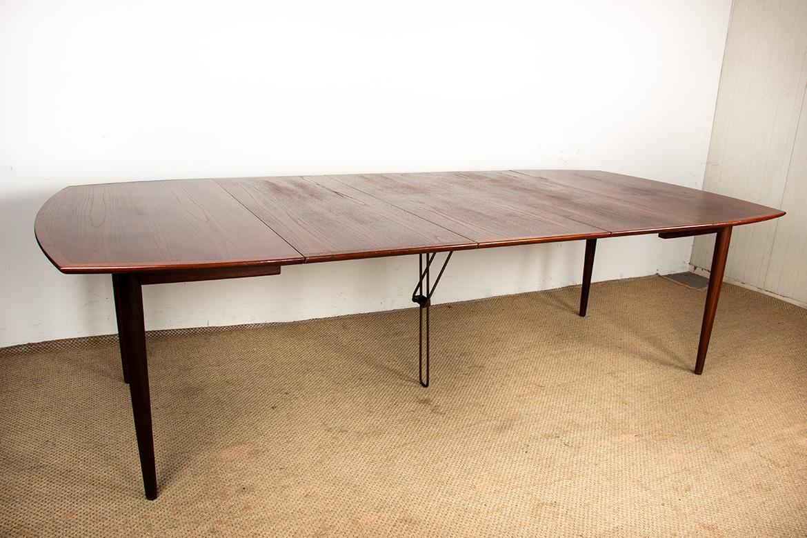 Large Danish Extendable Dining Table, 260 cm, in Teak by Henry Walter Klein 1960 For Sale 10