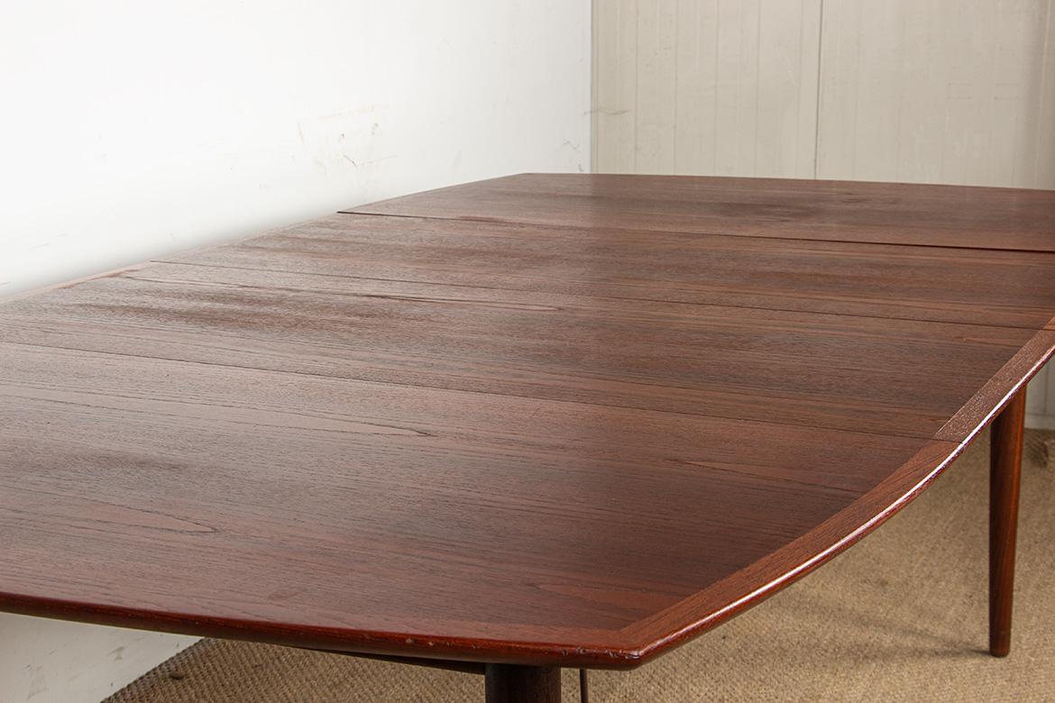 Large Danish Extendable Dining Table, 260 cm, in Teak by Henry Walter Klein 1960 For Sale 12