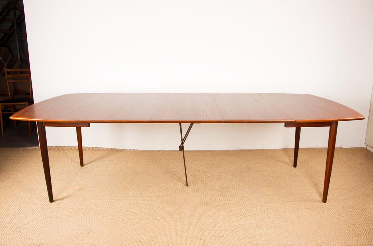 Large Danish Extendable Dining Table, 260 cm, in Teak by Henry Walter Klein 1960 For Sale 12