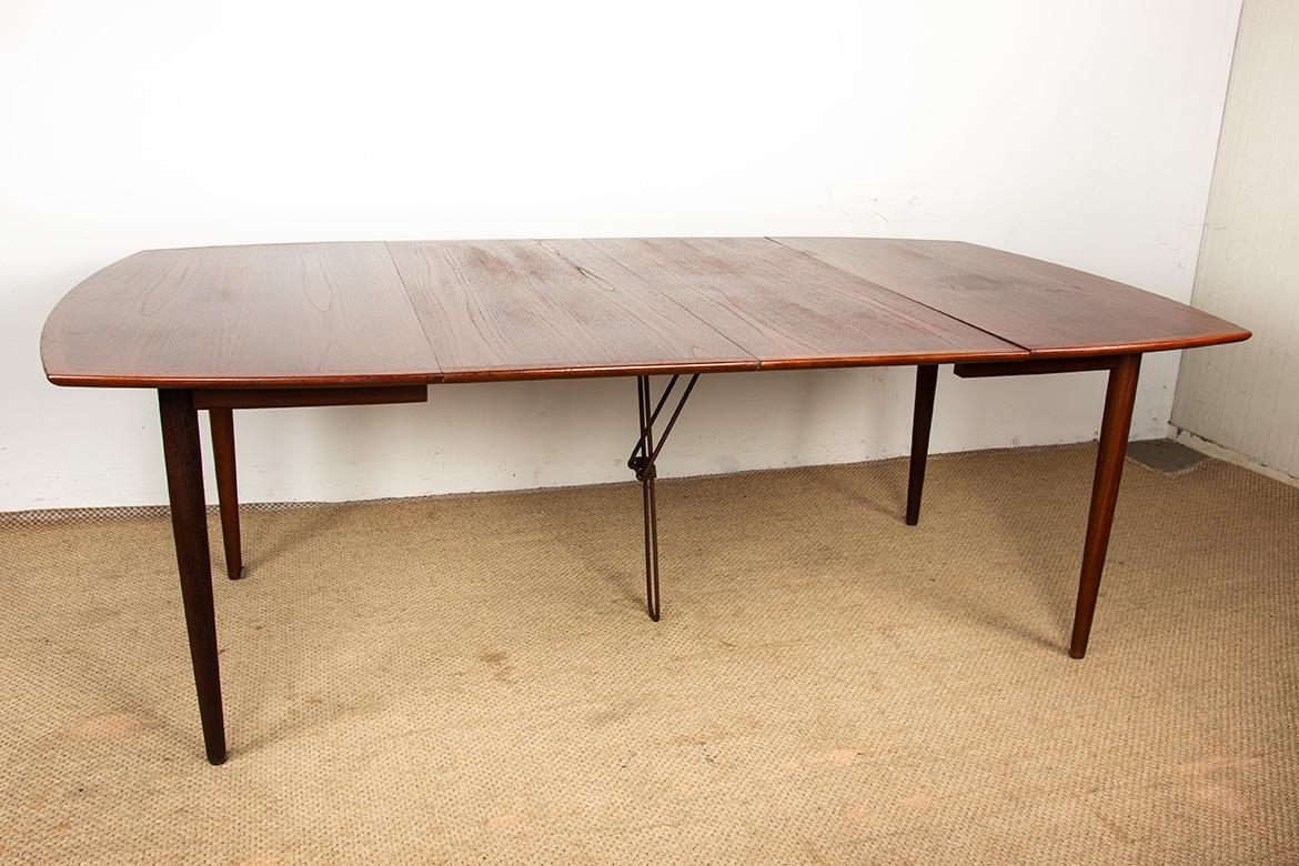 Large Danish Extendable Dining Table, 260 cm, in Teak by Henry Walter Klein 1960 For Sale 13