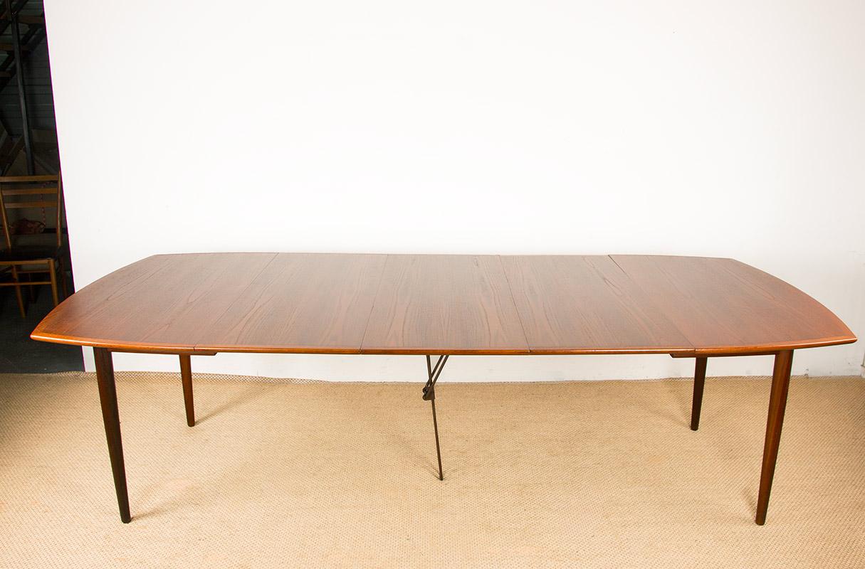 Large Danish Extendable Dining Table, 260 cm, in Teak by Henry Walter Klein 1960 For Sale 13