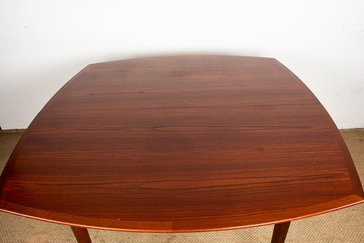 Scandinavian Modern Large Danish Extendable Dining Table, 260 cm, in Teak by Henry Walter Klein 1960 For Sale