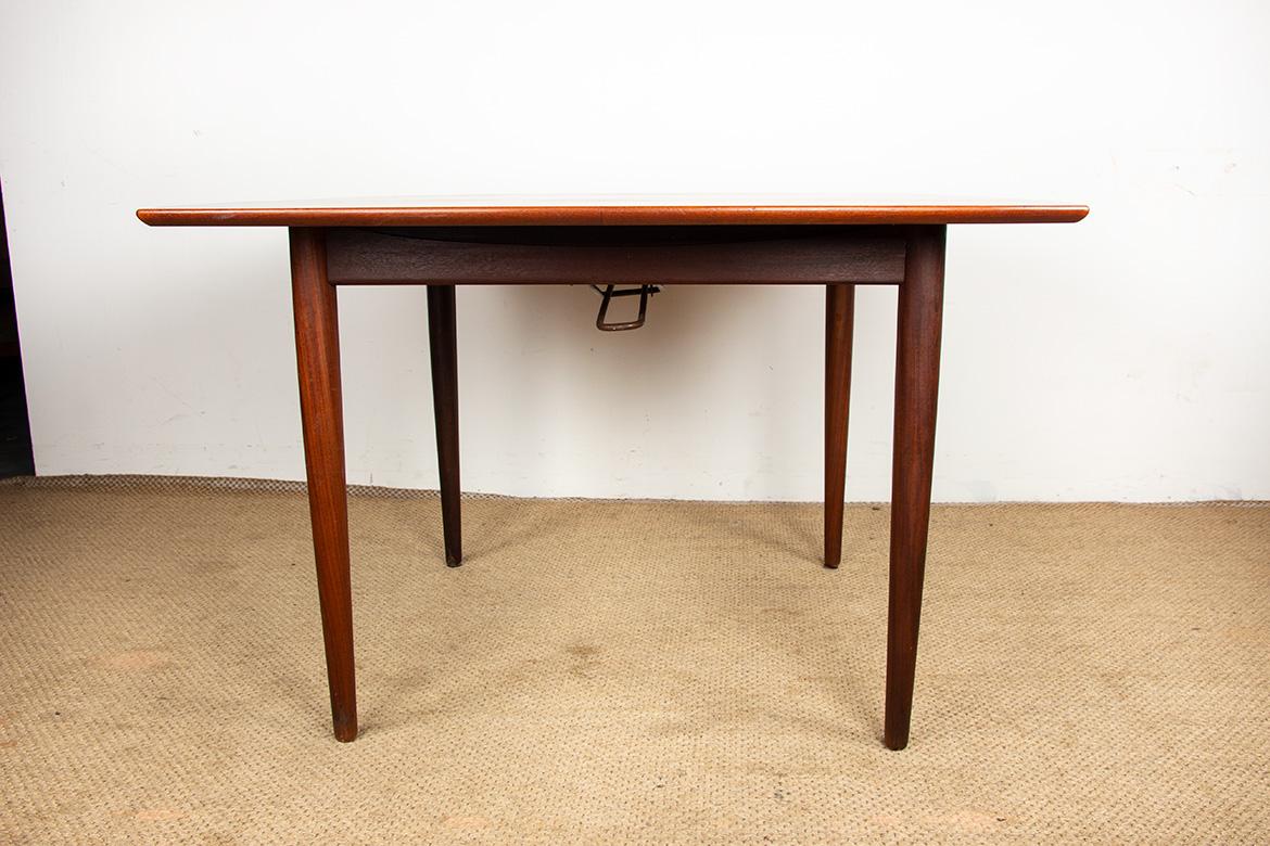 Mid-20th Century Large Danish Extendable Dining Table, 260 cm, in Teak by Henry Walter Klein 1960 For Sale
