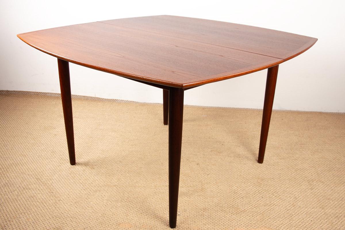 Mid-20th Century Large Danish Extendable Dining Table, 260 cm, in Teak by Henry Walter Klein 1960 For Sale