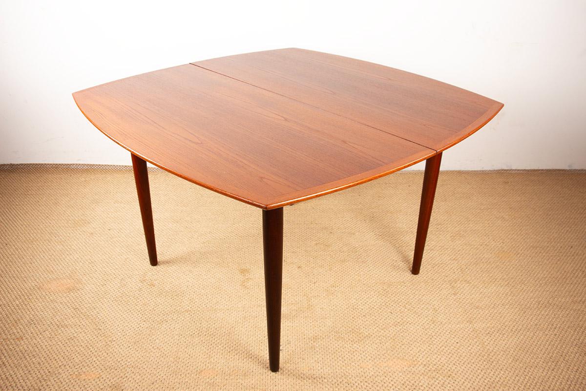 Large Danish Extendable Dining Table, 260 cm, in Teak by Henry Walter Klein 1960 For Sale 1