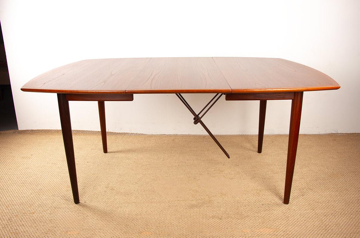 Large Danish Extendable Dining Table, 260 cm, in Teak by Henry Walter Klein 1960 For Sale 2