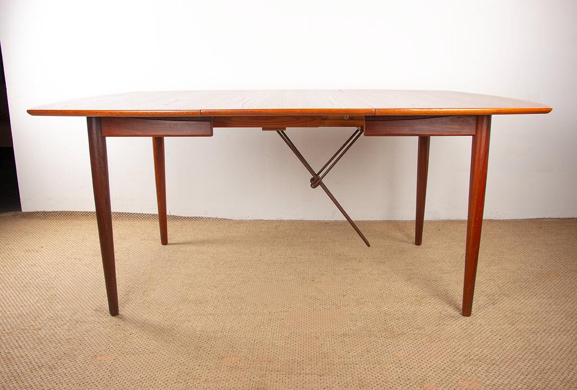 Large Danish Extendable Dining Table, 260 cm, in Teak by Henry Walter Klein 1960 For Sale 3