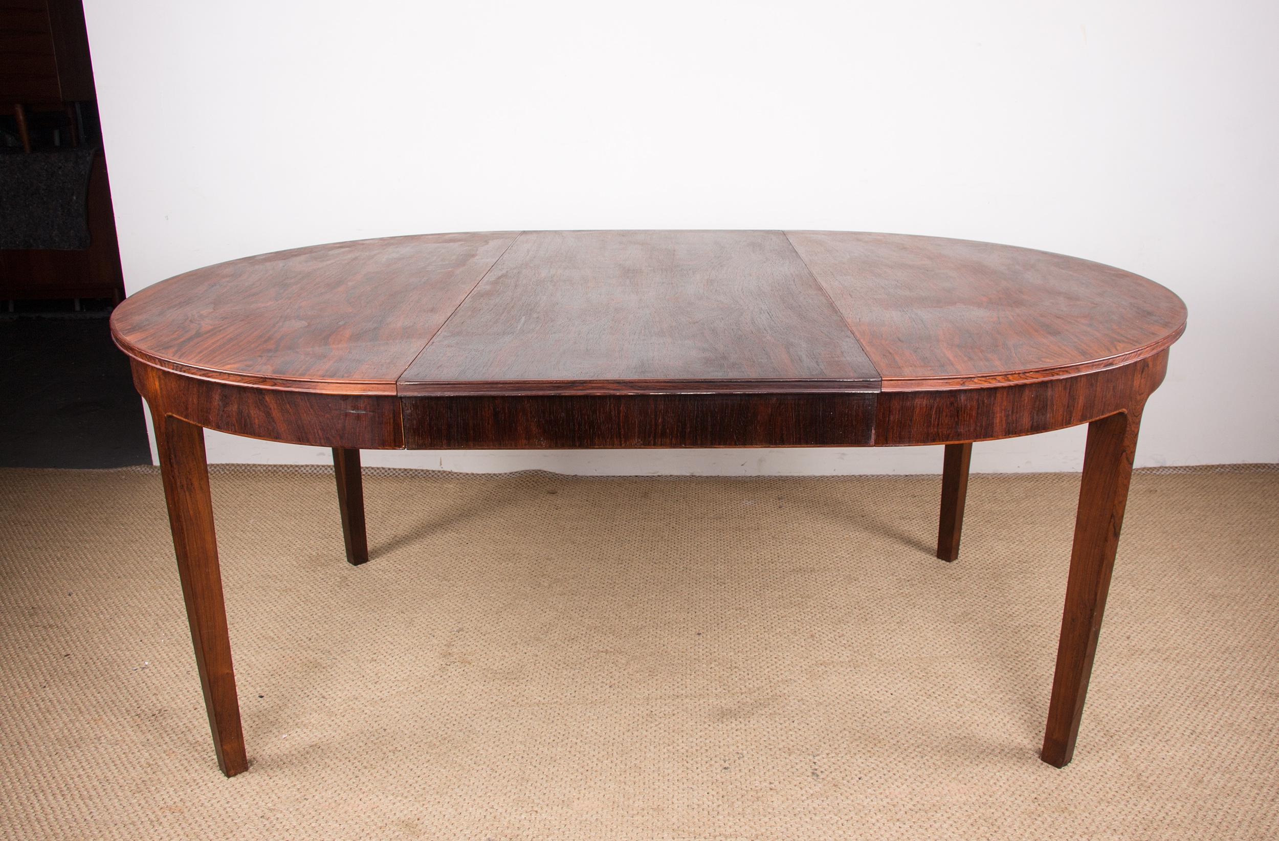 Large Danish extendable dining table in Rosewood by Hugo Frandsen for Spottrup. For Sale 6