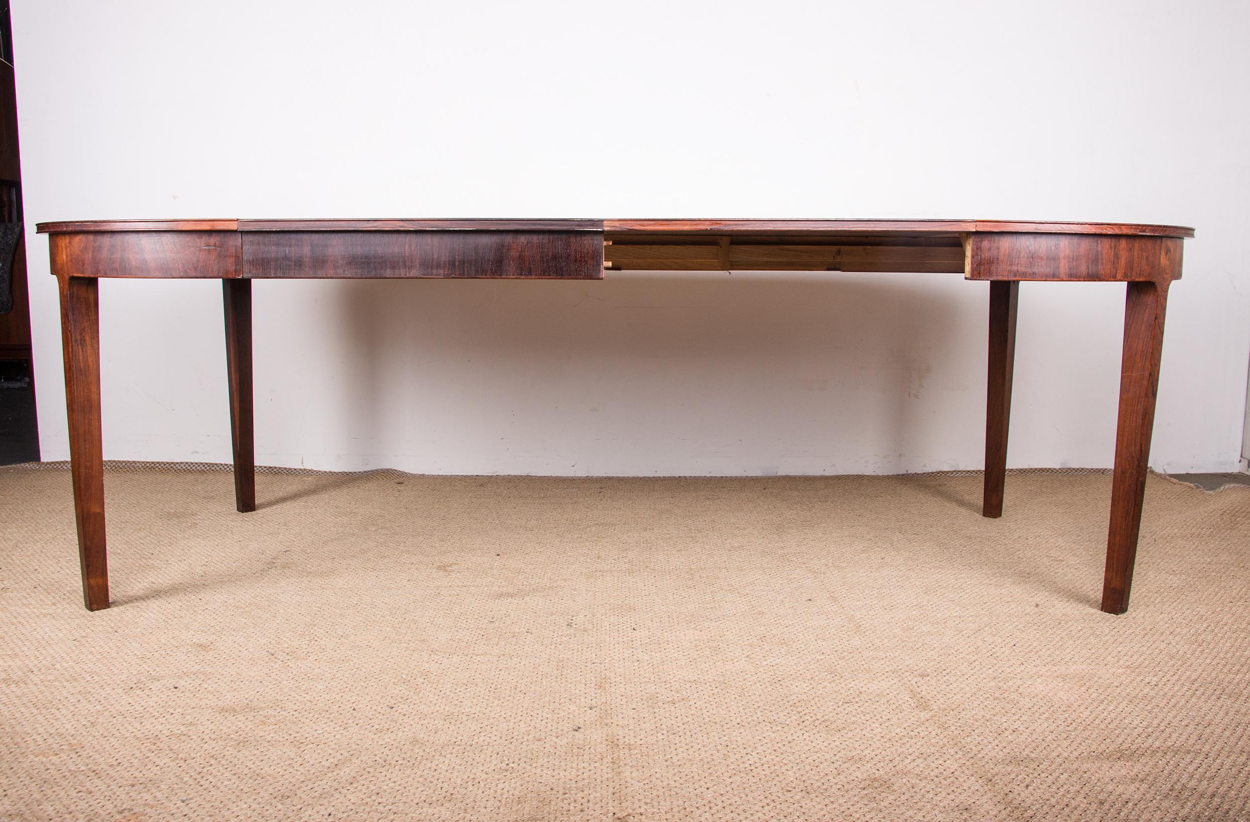 Large Danish extendable dining table in Rosewood by Hugo Frandsen for Spottrup. For Sale 8