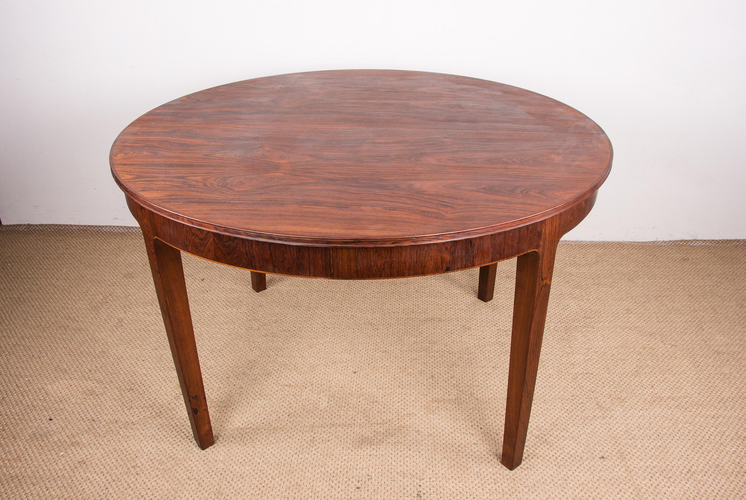 Large Danish extendable dining table in Rosewood by Hugo Frandsen for Spottrup. In Good Condition For Sale In JOINVILLE-LE-PONT, FR