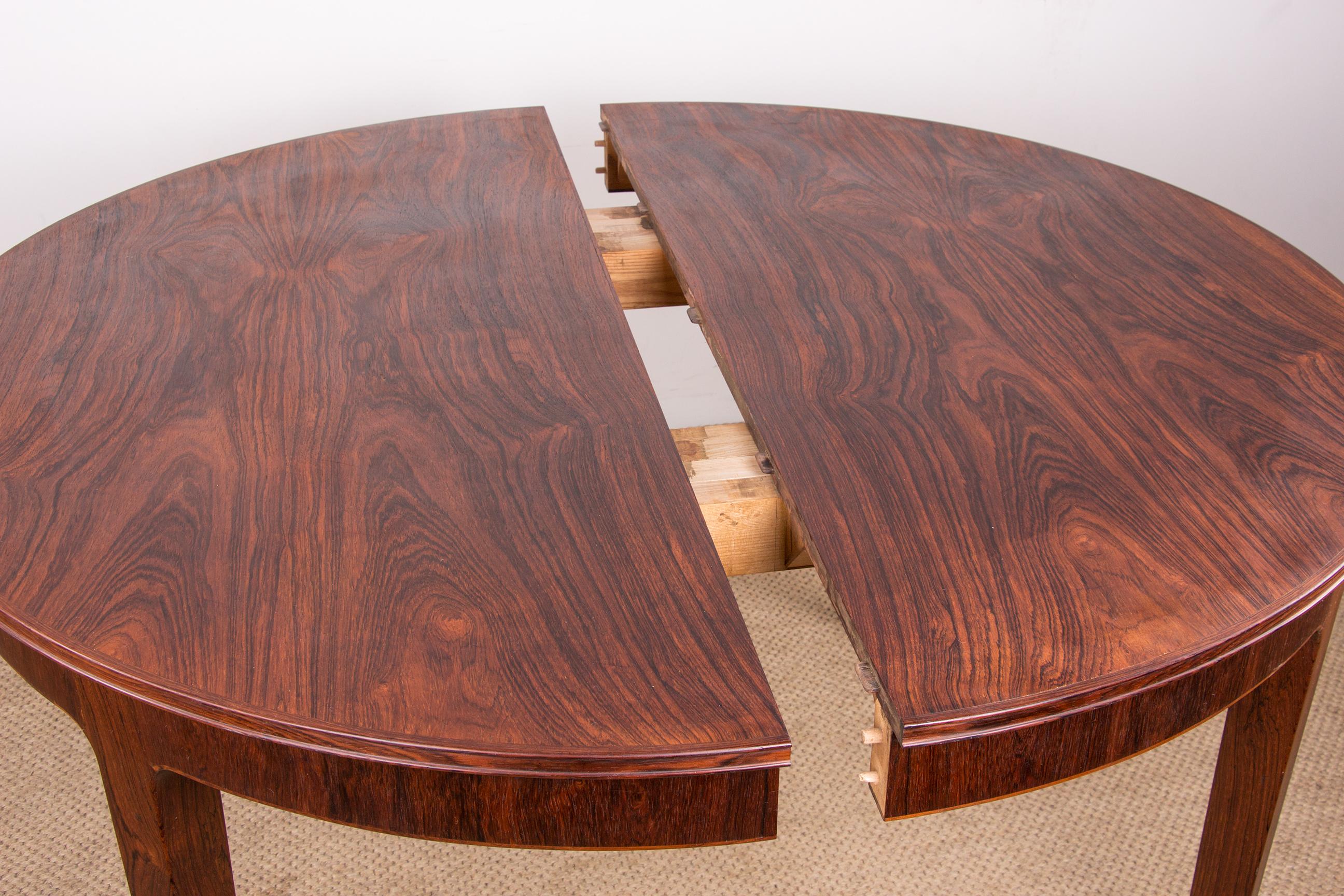 Large Danish extendable dining table in Rosewood by Hugo Frandsen for Spottrup. For Sale 4