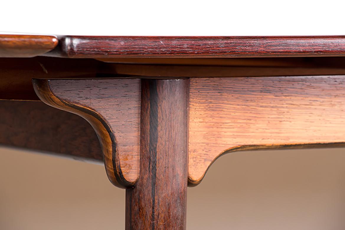 Gran mesa de comedor extensible danesa de palisandro, modelo 54 de Gunni Omann 1960. en venta 3