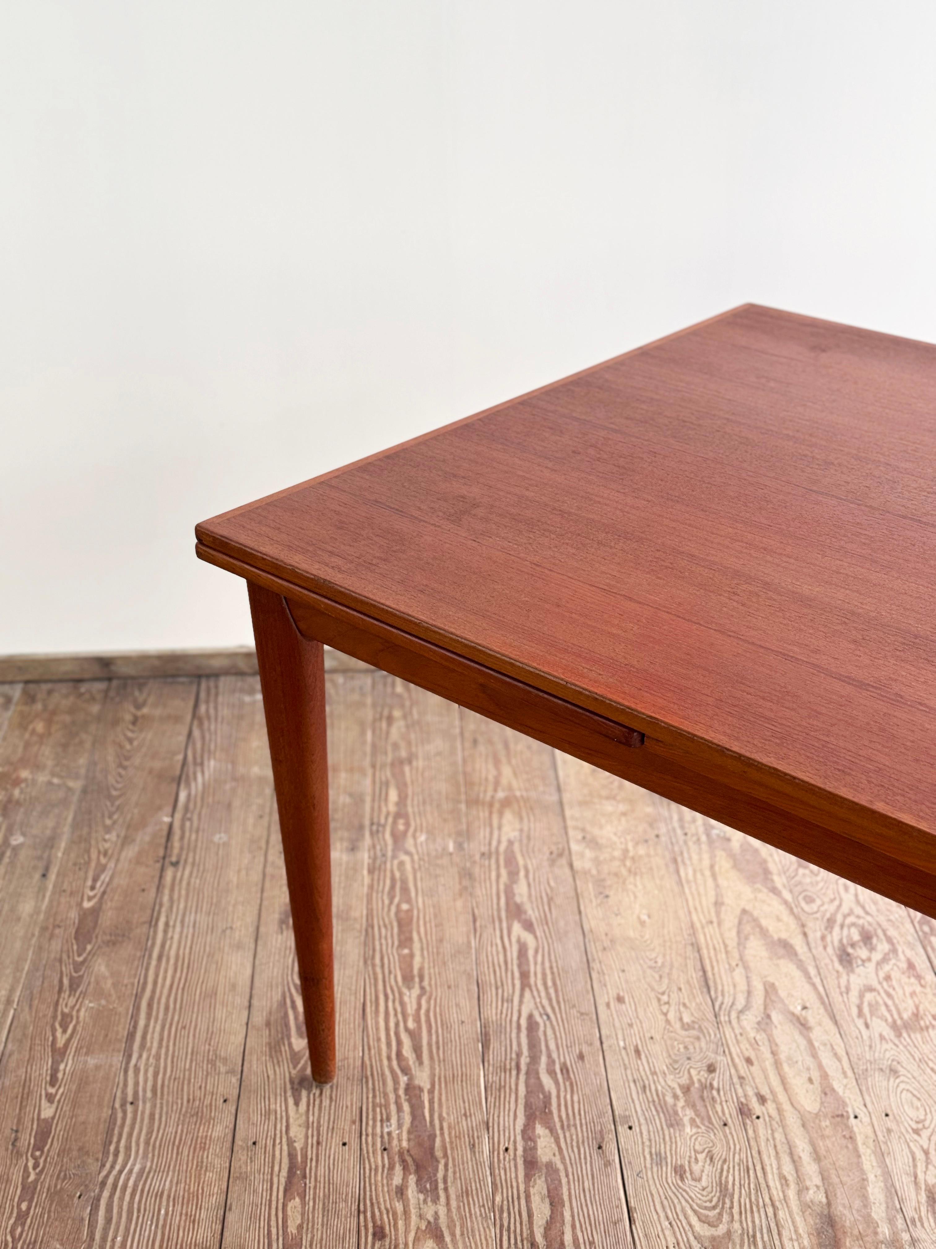Large Danish Extendable Dining Table in Teak by Niels O. Møller for J.L. Møller For Sale 4