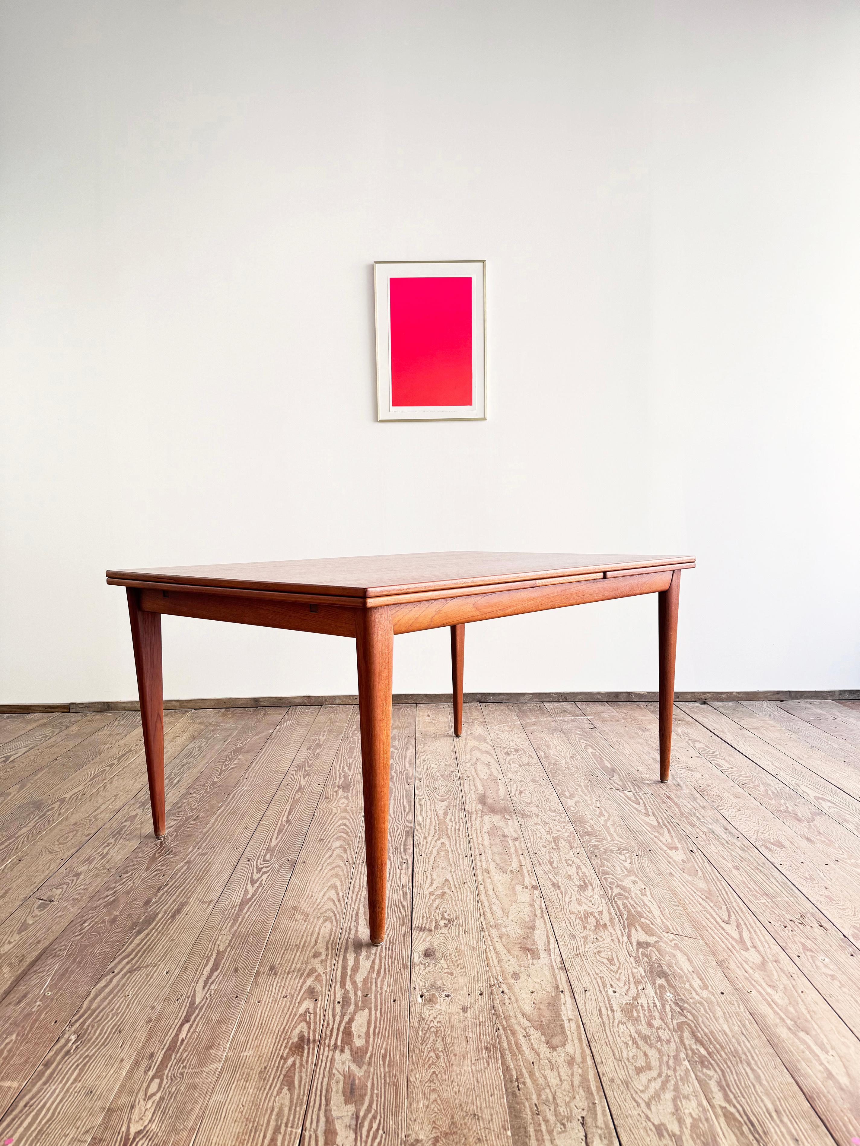 Mid-Century Modern Large Danish Extendable Dining Table in Teak by Niels O. Møller for J.L. Møller For Sale