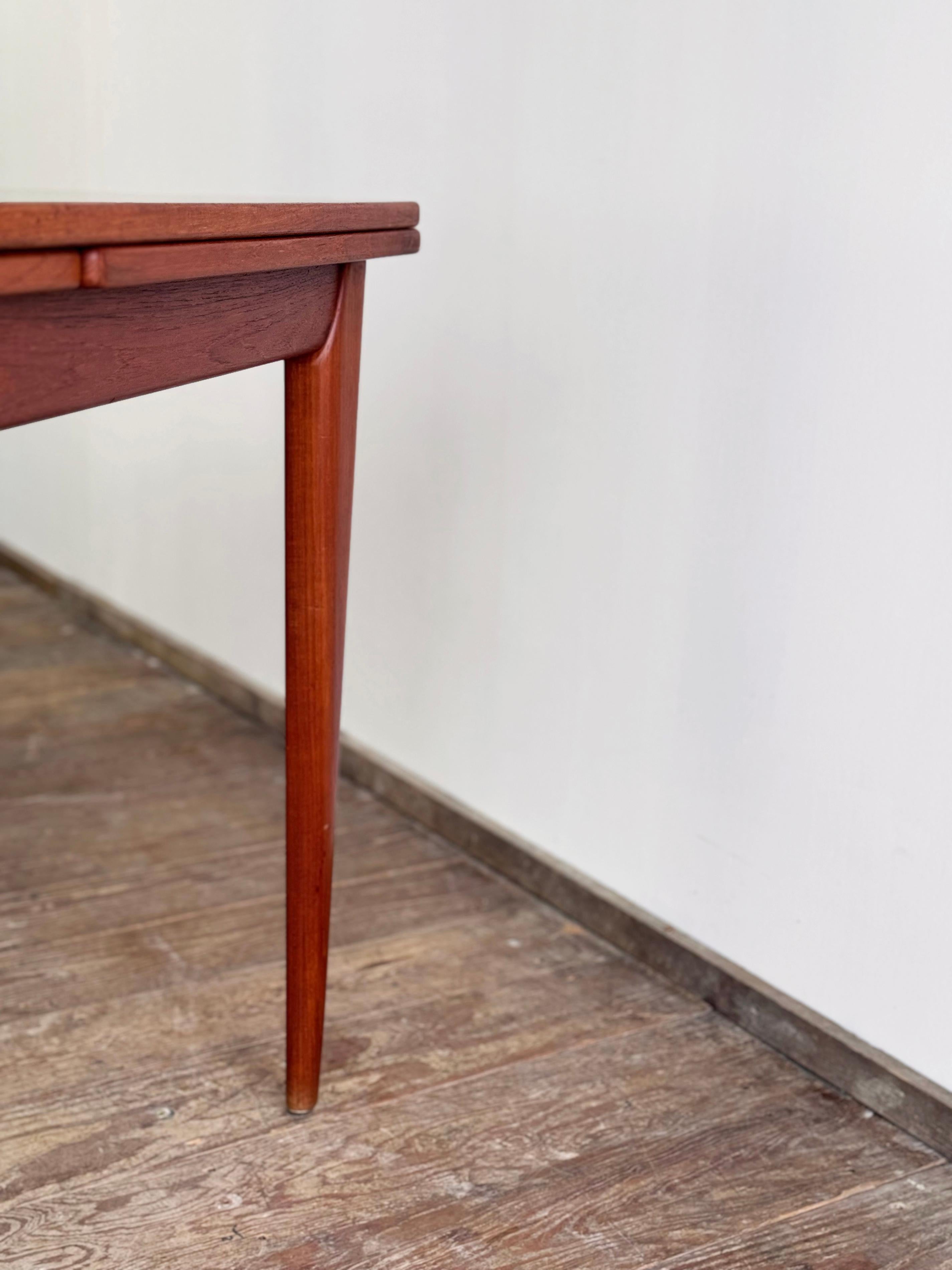 Large Danish Extendable Dining Table in Teak by Niels O. Møller for J.L. Møller For Sale 2