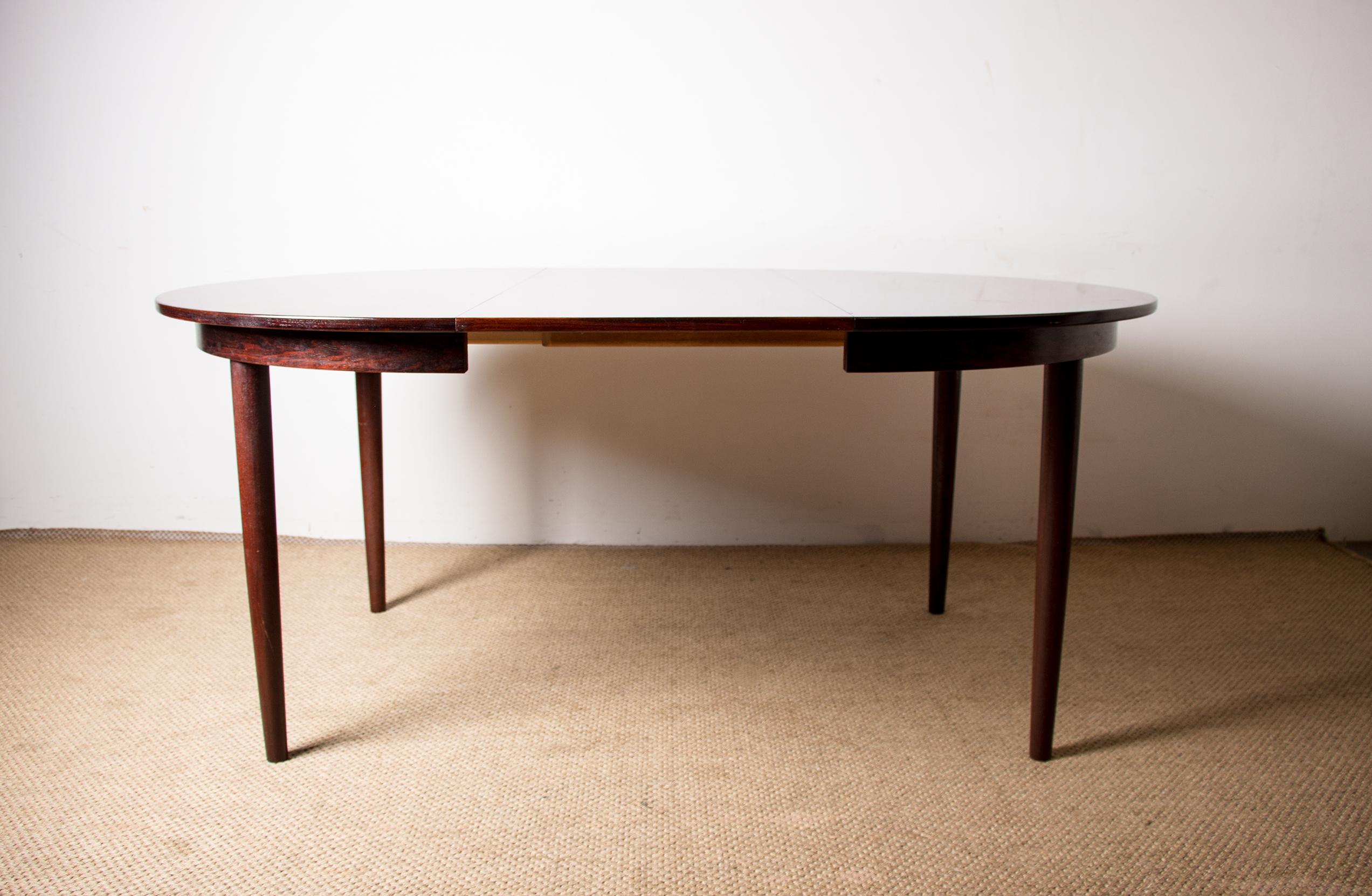 Large Danish Extendable Rosewood Dining Table 1960. For Sale 4