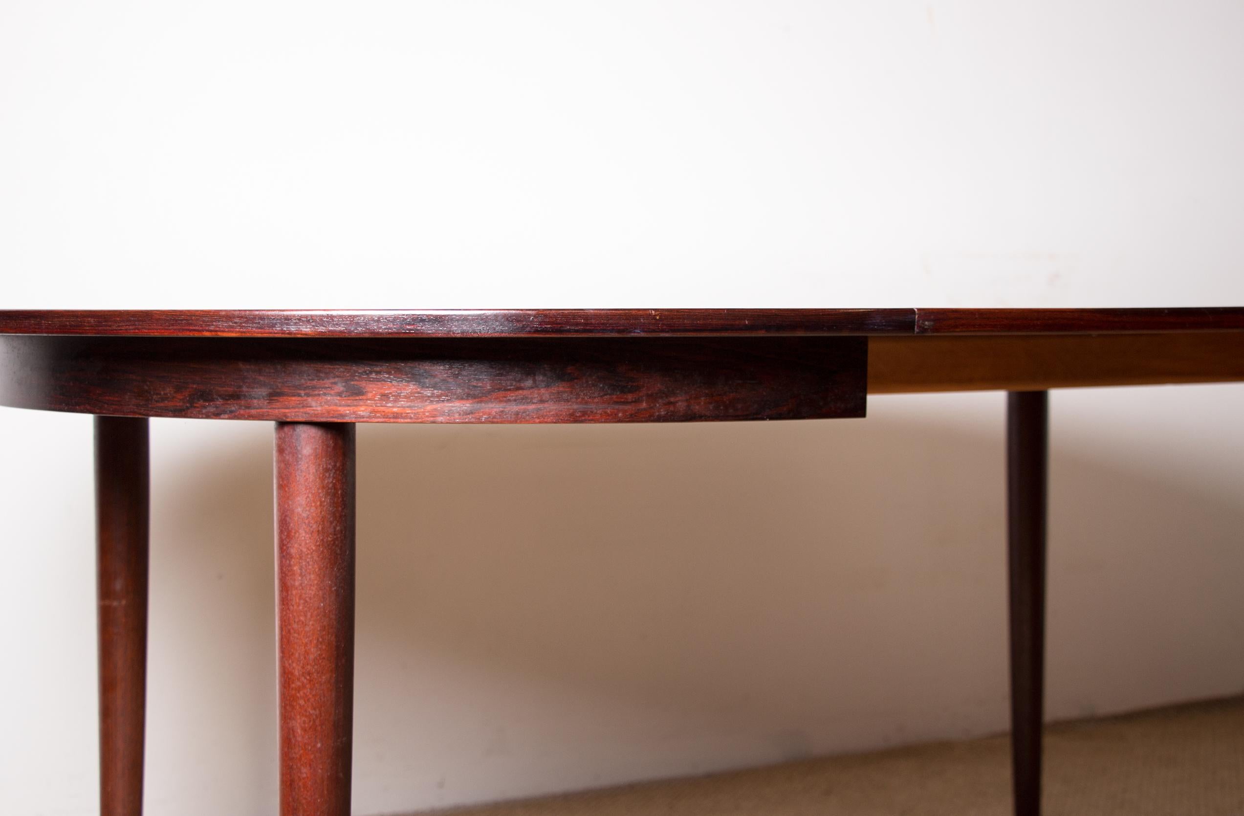 Large Danish Extendable Rosewood Dining Table 1960. For Sale 6