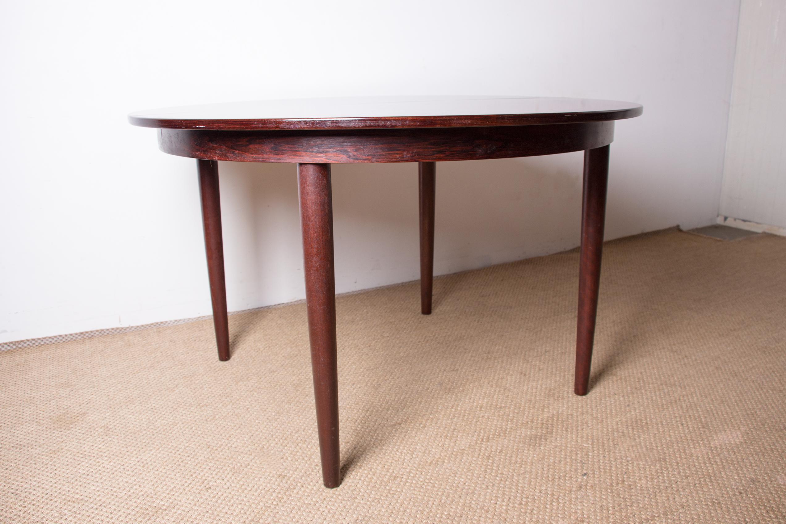 Large Danish Extendable Rosewood Dining Table 1960. For Sale 2