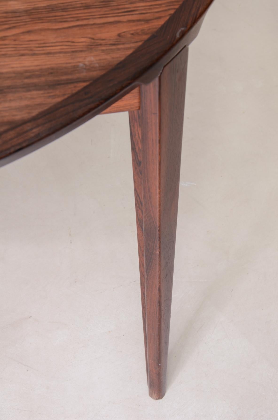 Large danish extendable table In Excellent Condition For Sale In Milano, IT