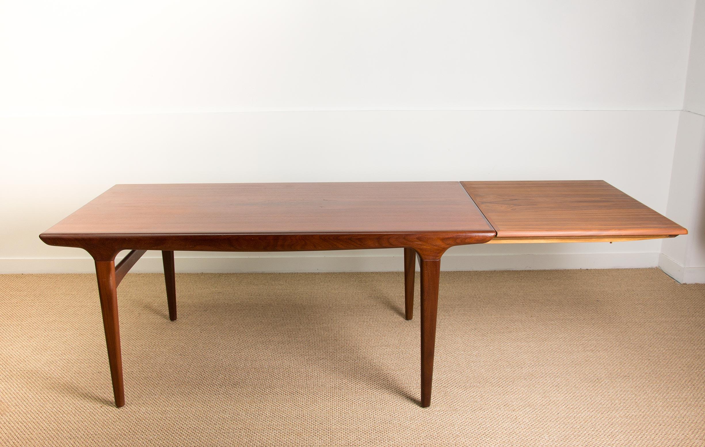 Gran mesa de comedor danesa extensible de teca, 1960, de Johannes Andersen/Uldum. en venta 4