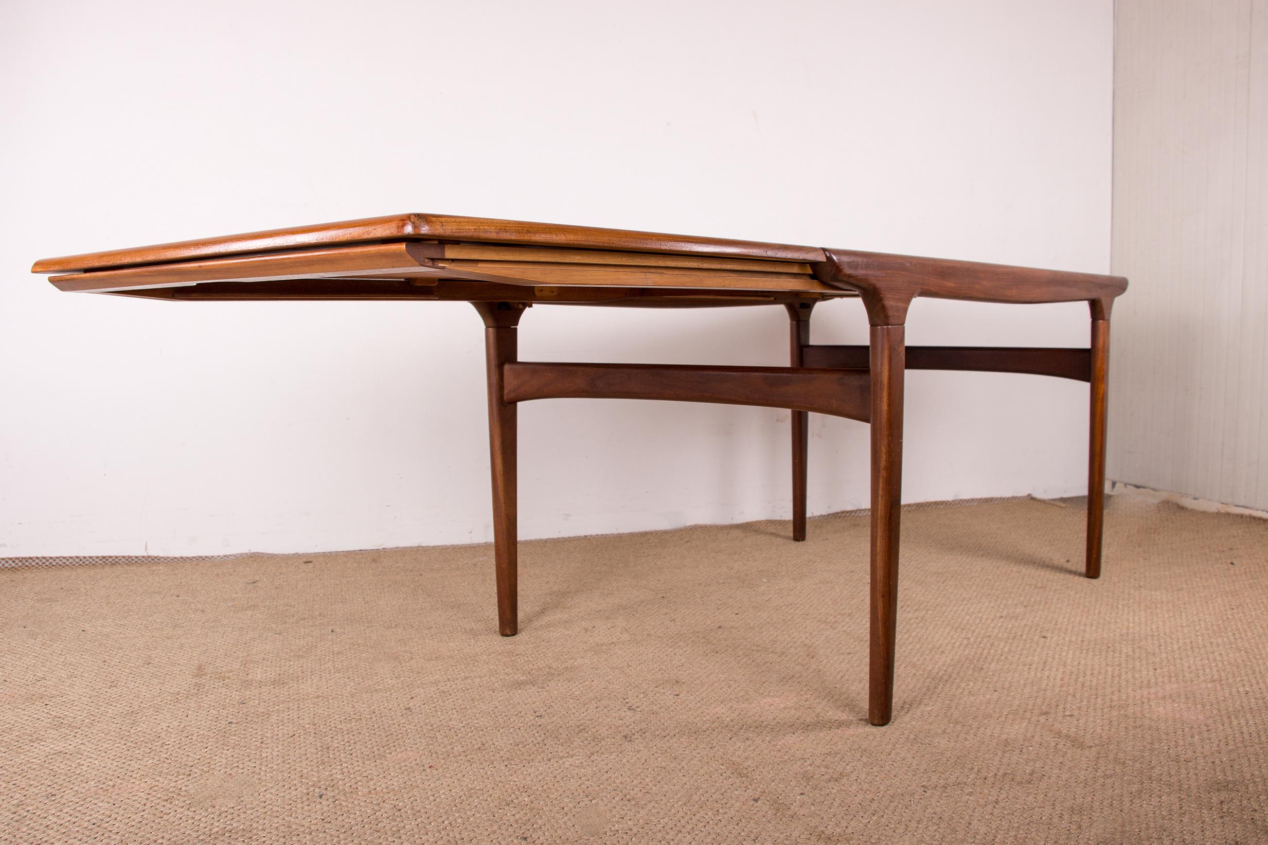 Large Danish Extendable Teak Dining Table 1960, Johannes Andersen-Uldum Mobel. For Sale 11