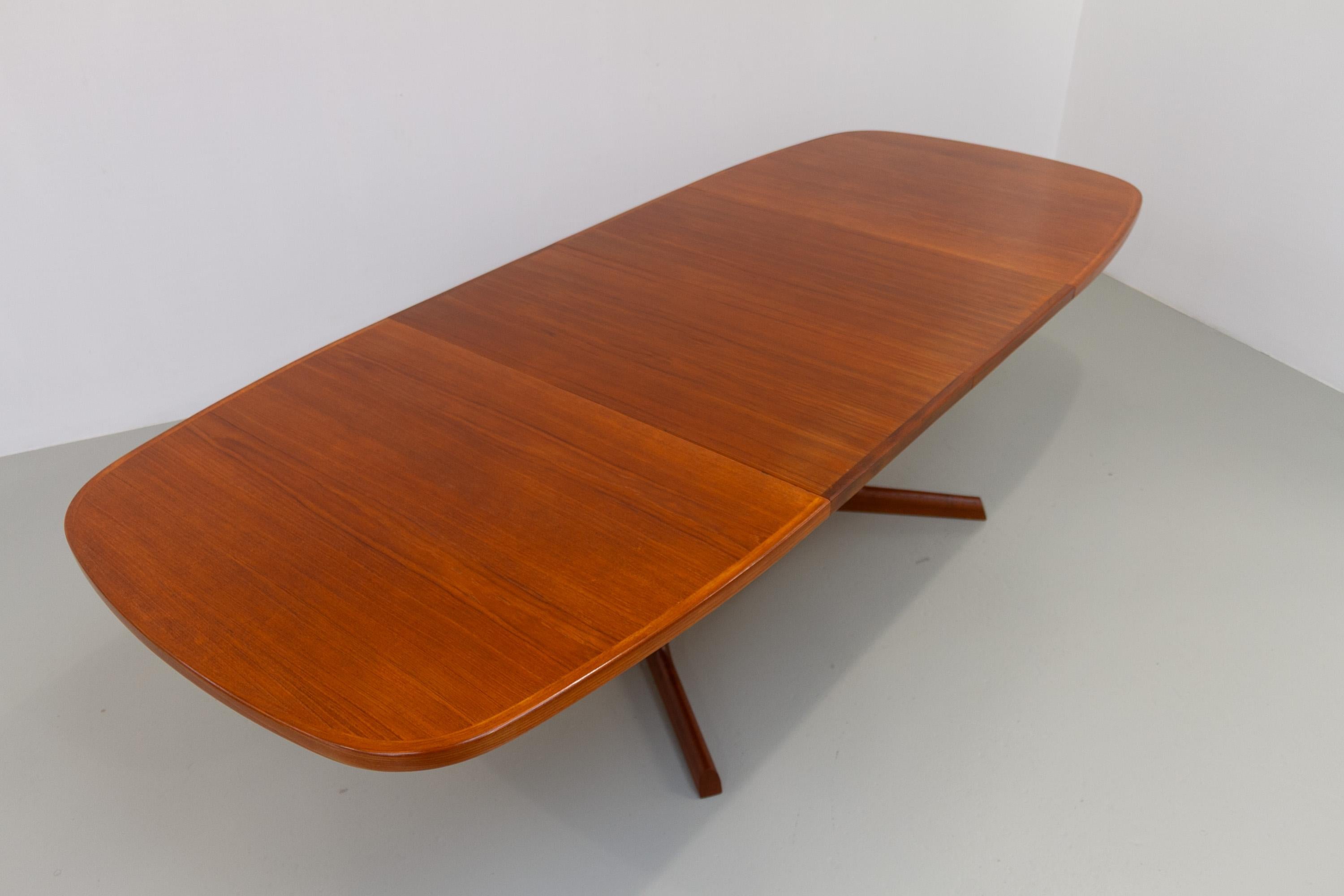Large Danish Extendable Teak Dining Table by Gudme Møbelfabrik, 1960s. For Sale 7