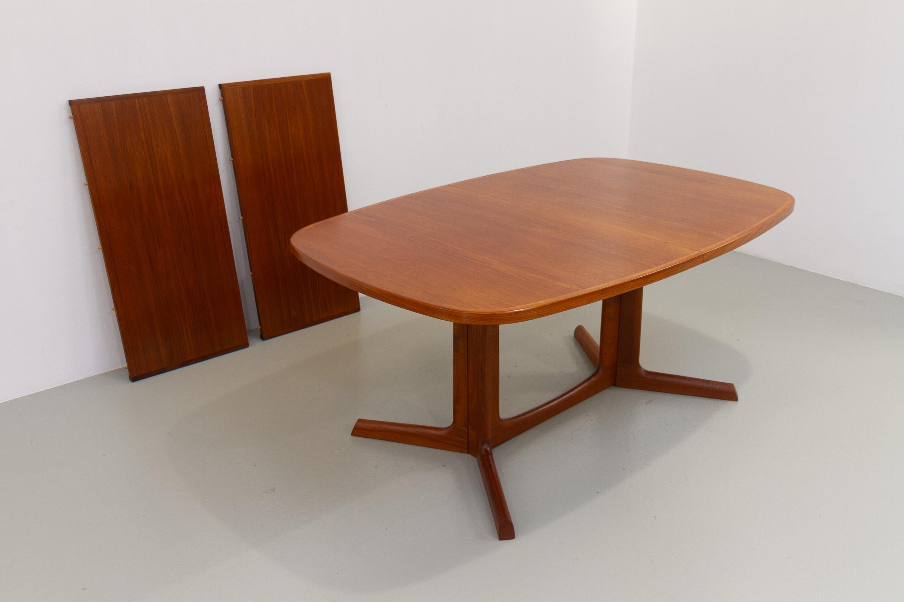 Large Danish Extendable Teak Dining Table by Gudme Møbelfabrik, 1960s. For Sale 10