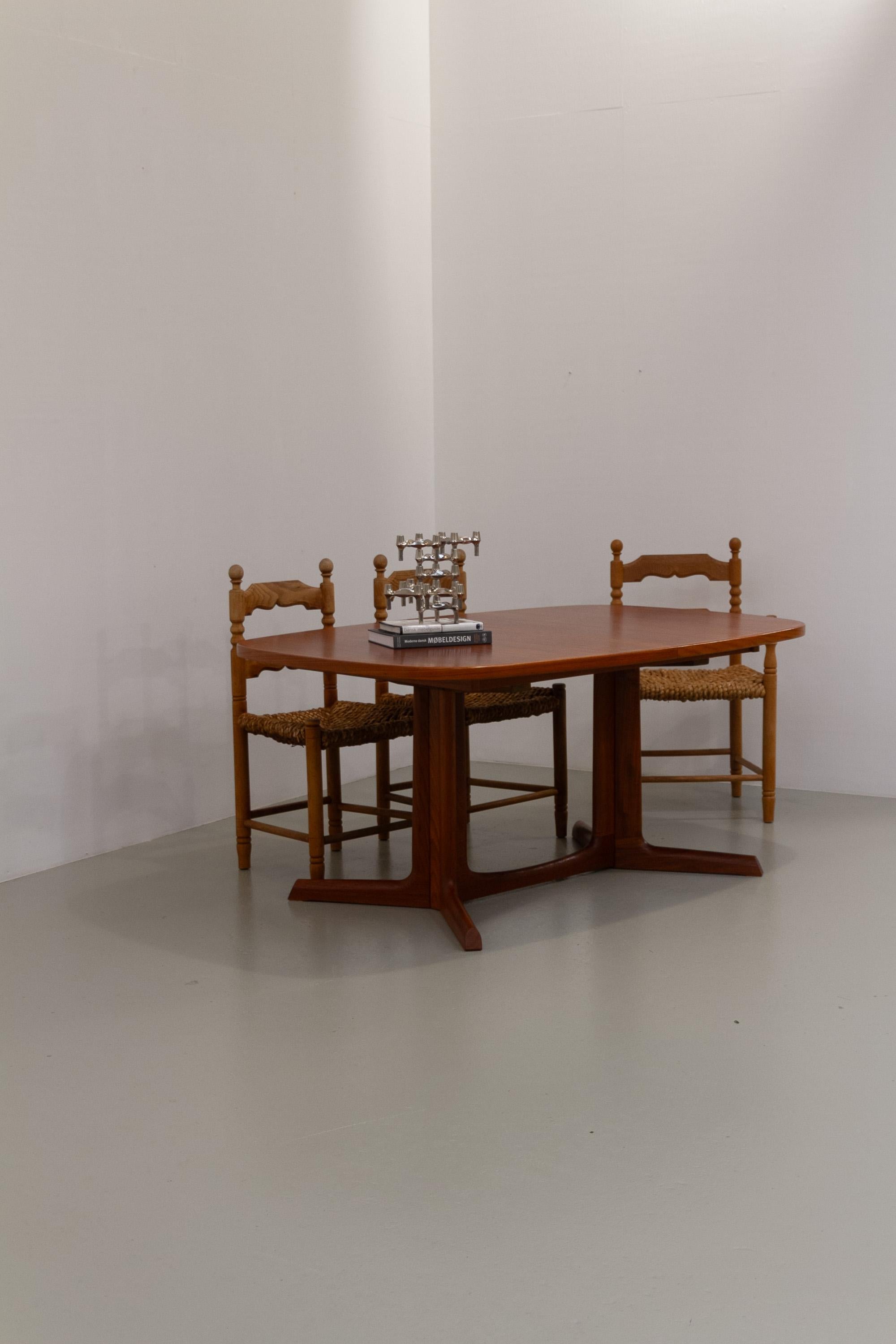 Large Danish Extendable Teak Dining Table by Gudme Møbelfabrik, 1960s. For Sale 15
