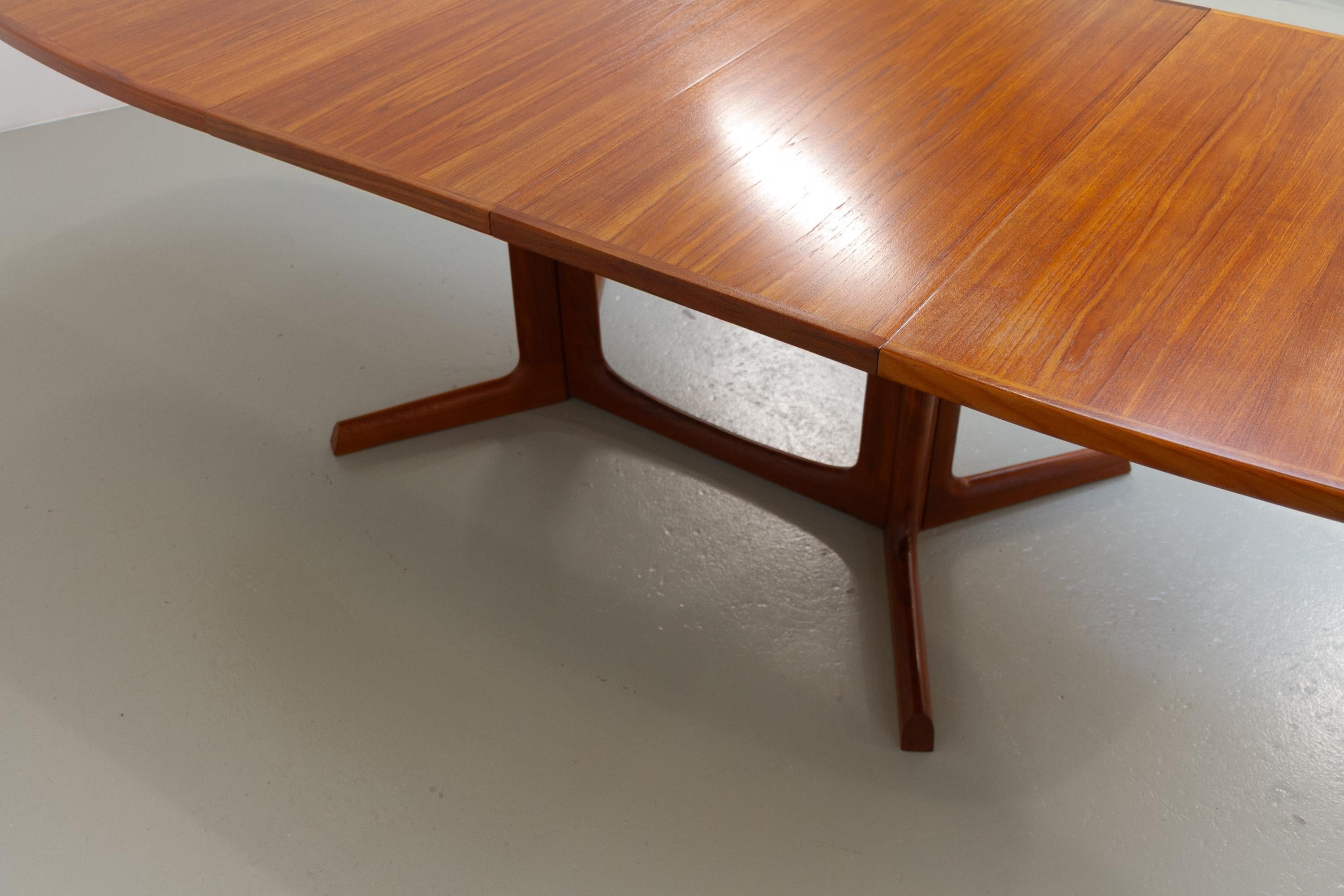 Mid-20th Century Large Danish Extendable Teak Dining Table by Gudme Møbelfabrik, 1960s. For Sale