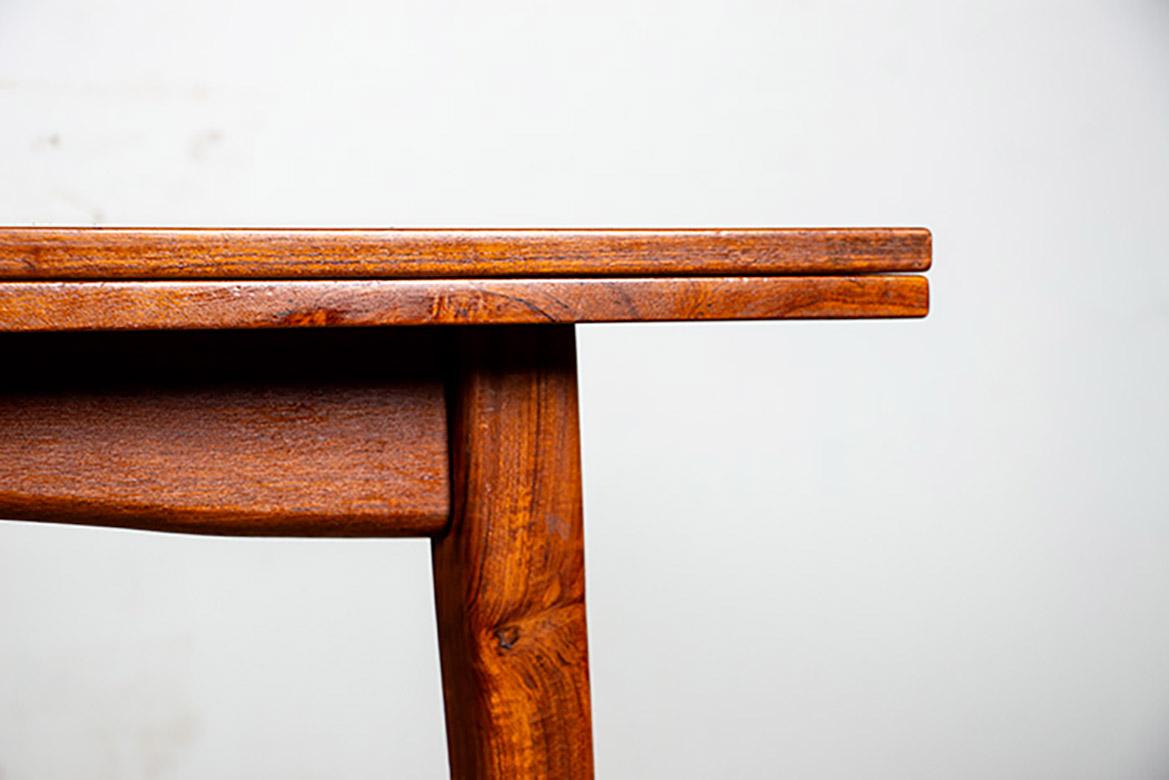 Mid-20th Century Large Danish extendable teak dining table model 145 by Willy Sigh for Sigh&Son. For Sale