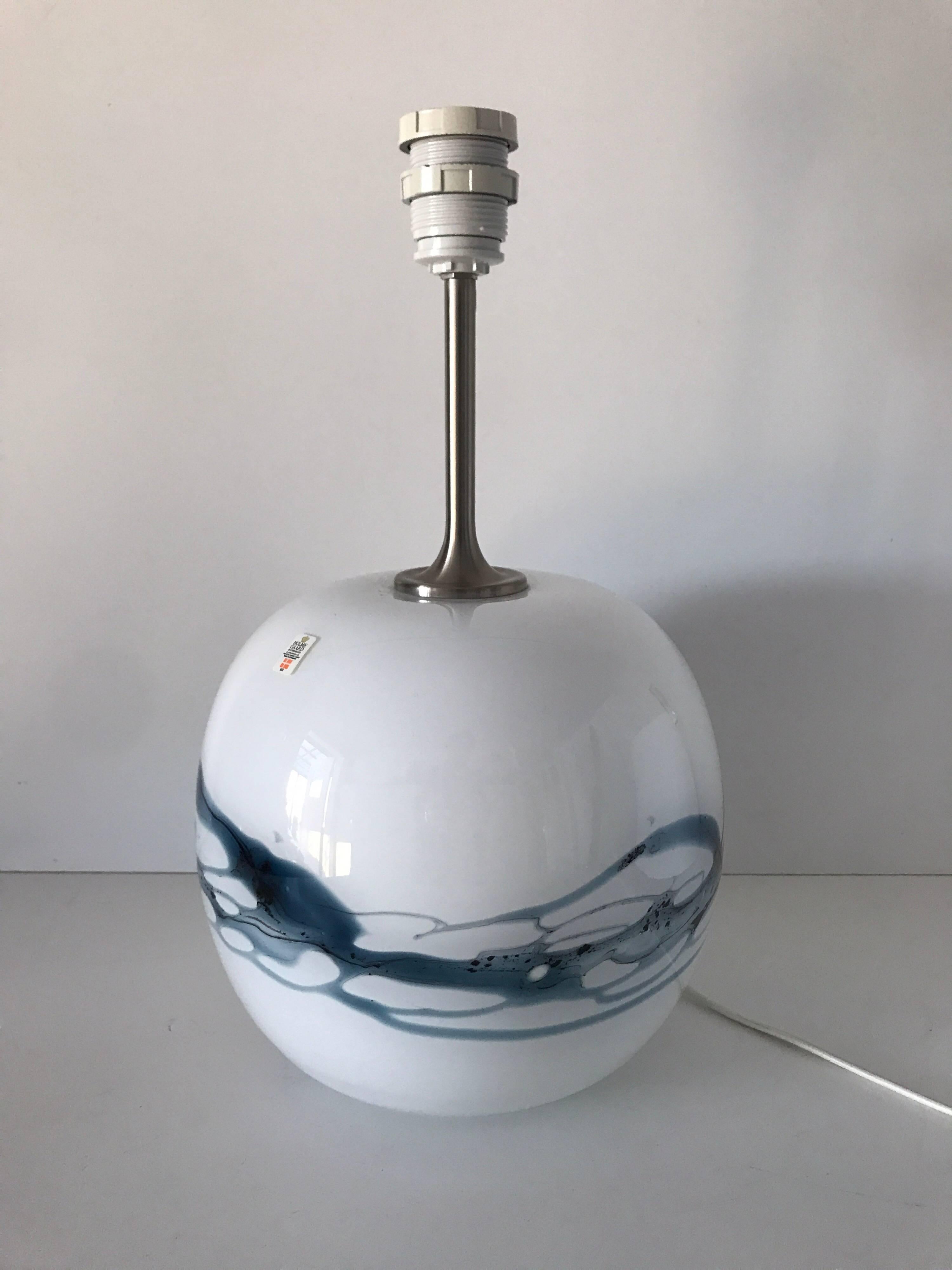 Large Danish Glass Table Lamp Sakura for Holmegaard by Michael Bang In Excellent Condition For Sale In Drottningholm, SE