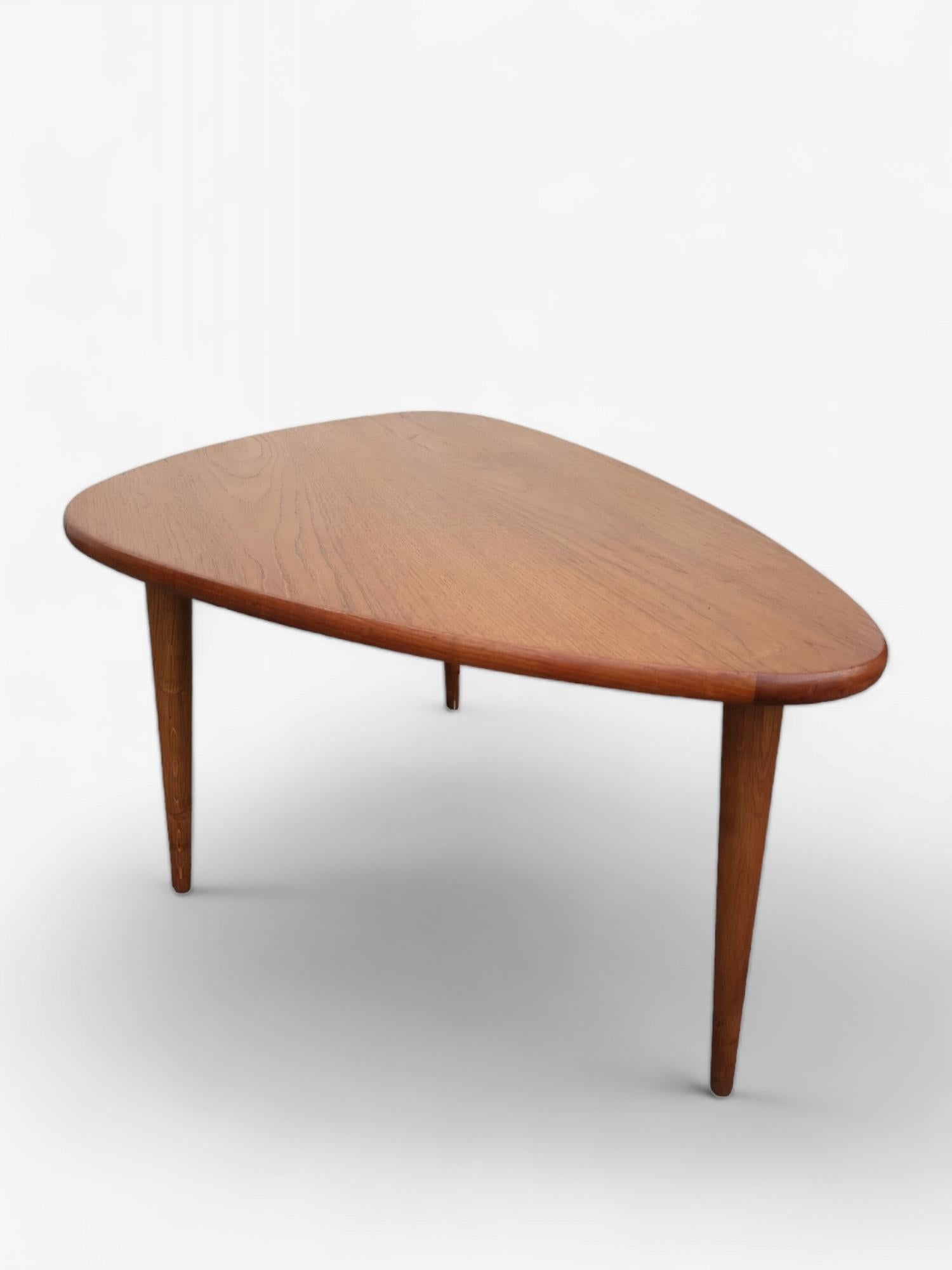 kidney shaped table