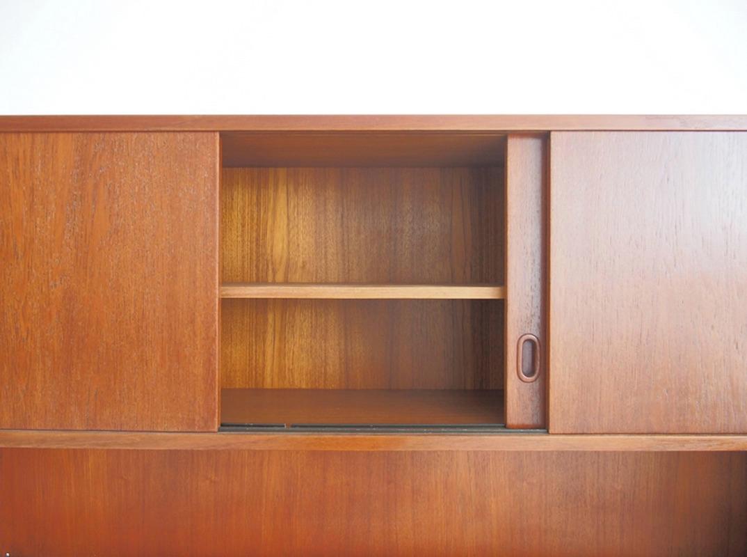 Large Danish Mid-Century Modern Teak Cabinet In Good Condition In Madrid, ES