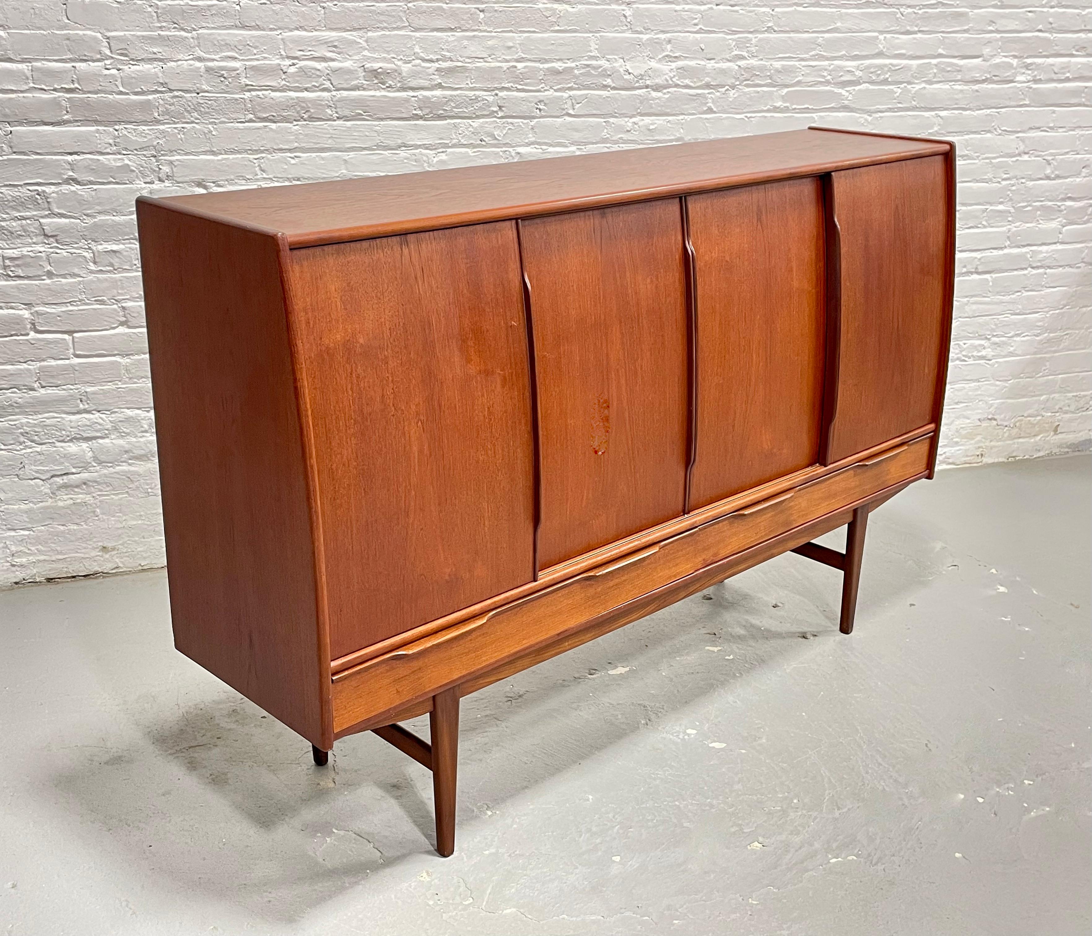 Grande credenza in teak DANISH Mid Century MODERN / SIDEBOARD, di E.W. Bach, 1960 ca. in vendita 5