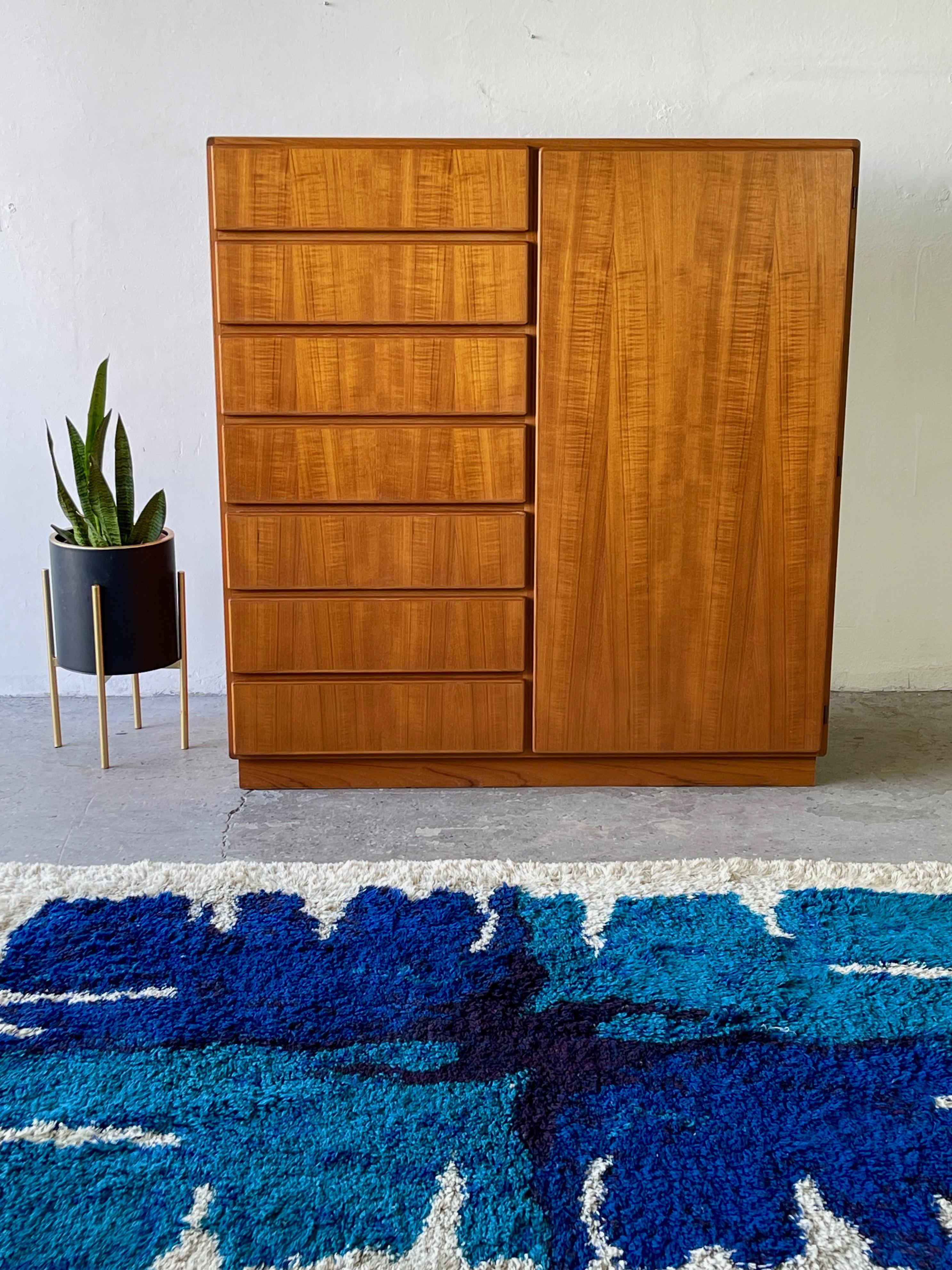 Large Danish Mid-Century Modern Teak Wardrobe Gentleman’s Chest Dresser In Good Condition In Las Vegas, NV