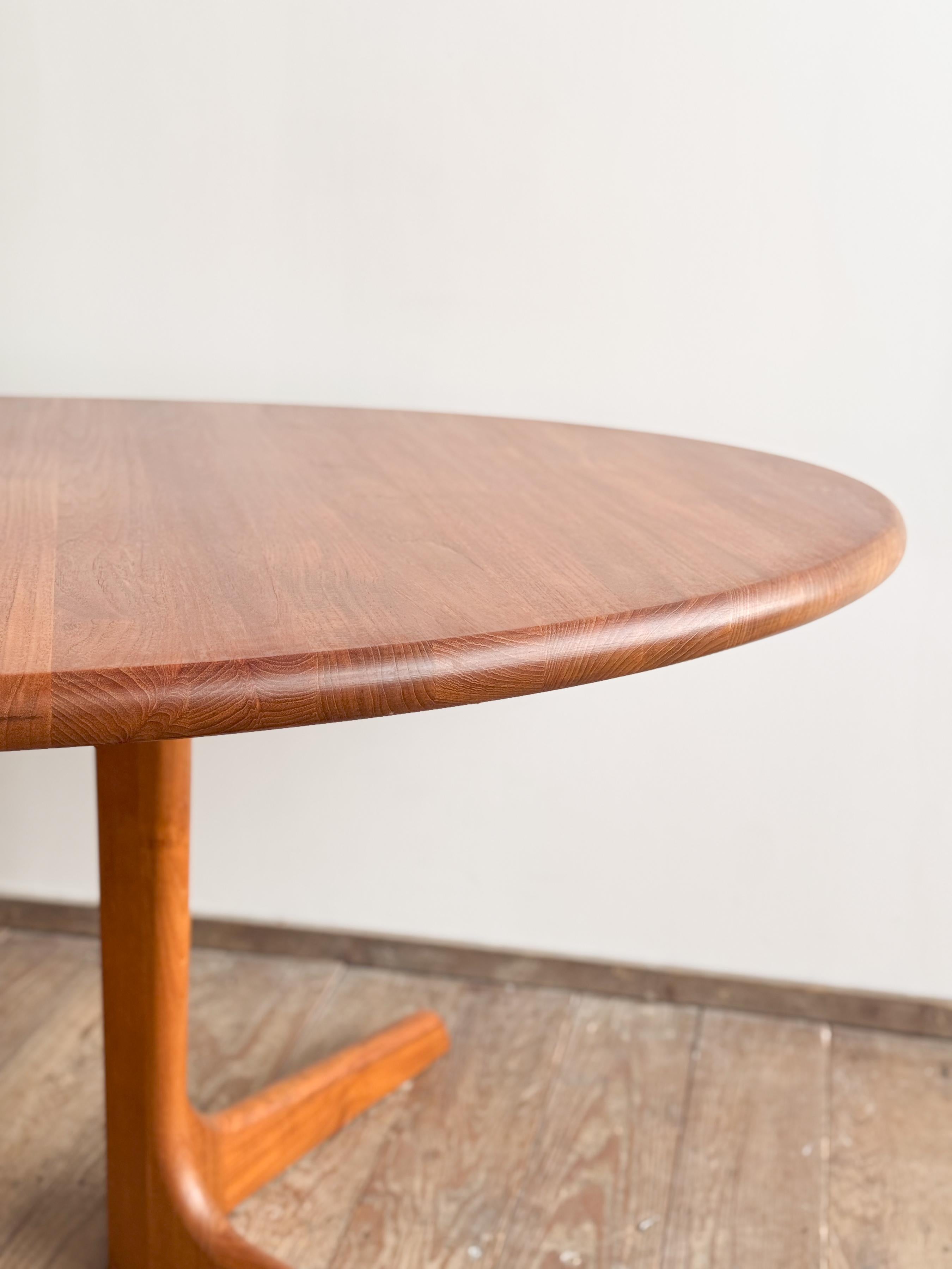 Large Danish Mid-Century Oval Dining Table in Teak, Extendable, Denmark, 1960s For Sale 5