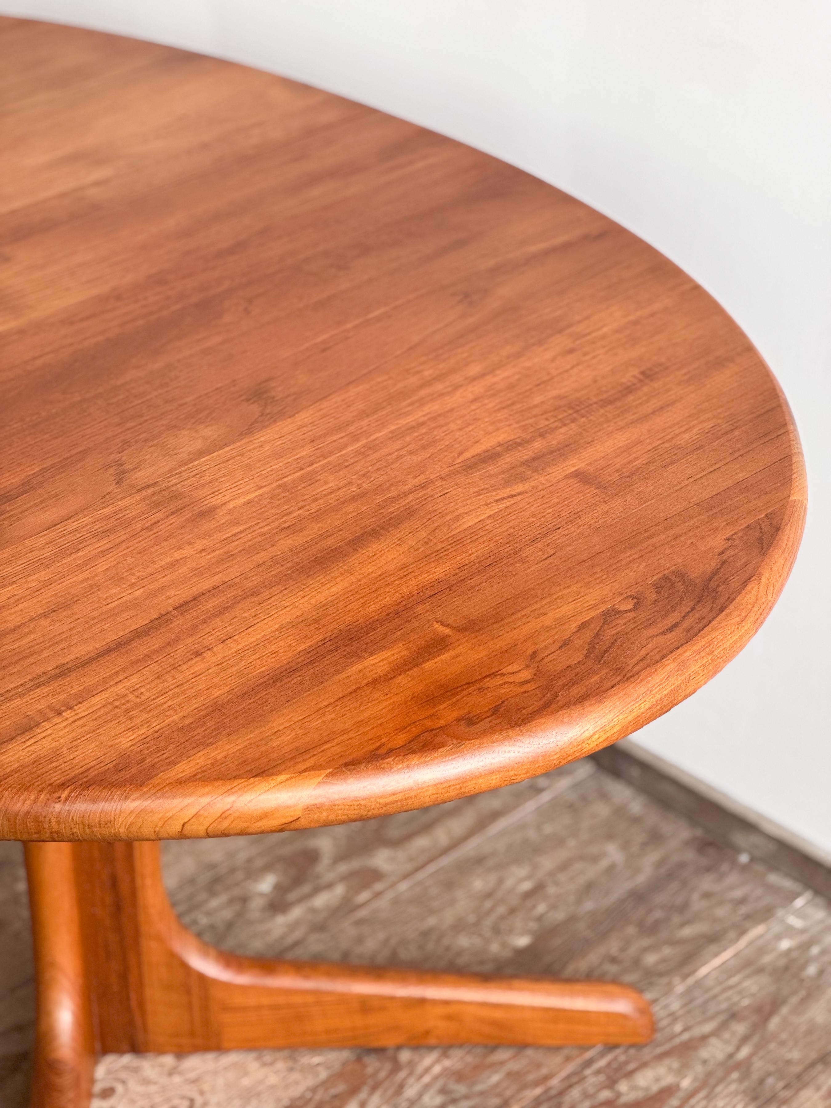 Large Danish Mid-Century Oval Dining Table in Teak, Extendable, Denmark, 1960s For Sale 7