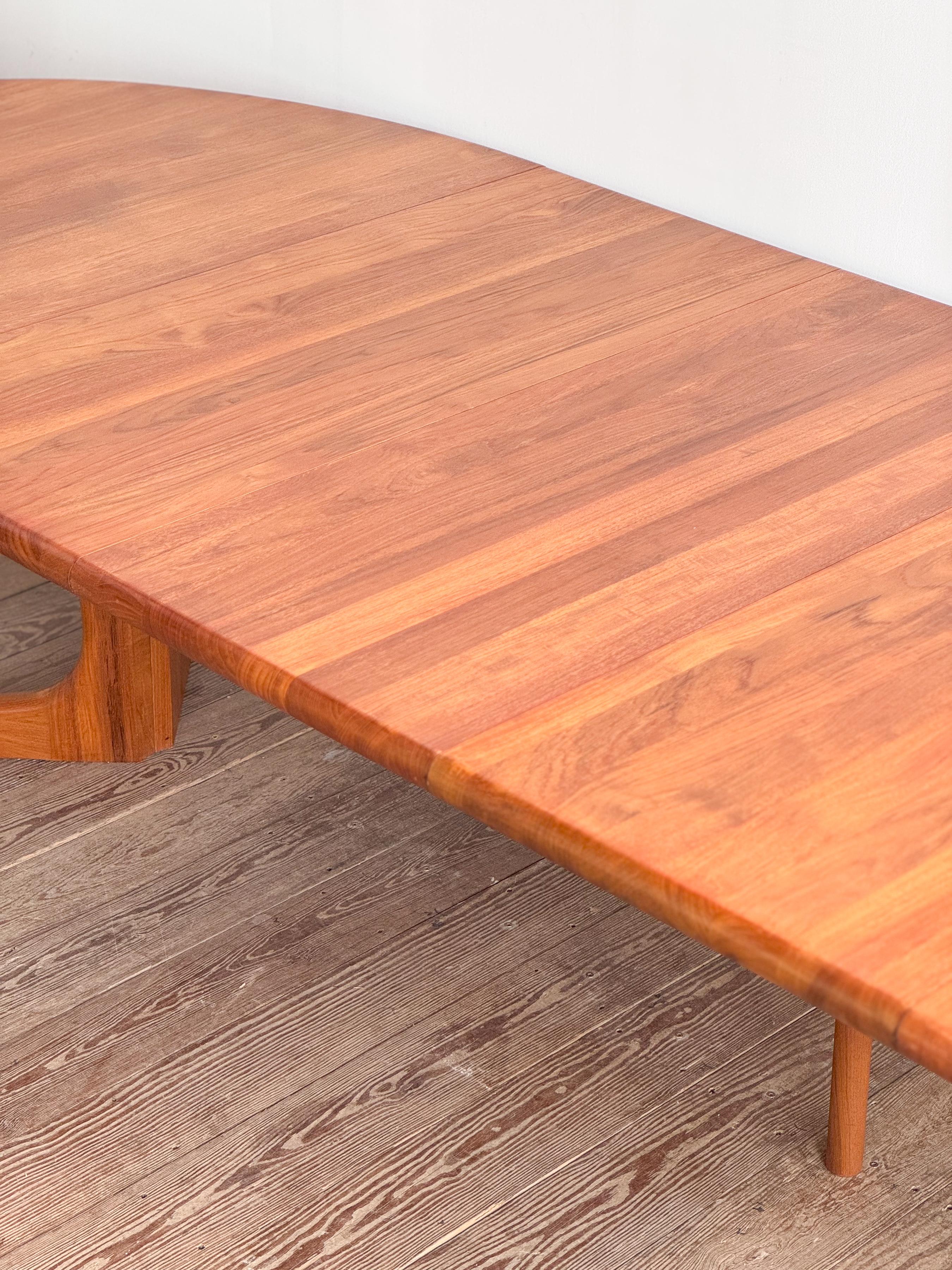 Large Danish Mid-Century Oval Dining Table in Teak, Extendable, Denmark, 1960s For Sale 13