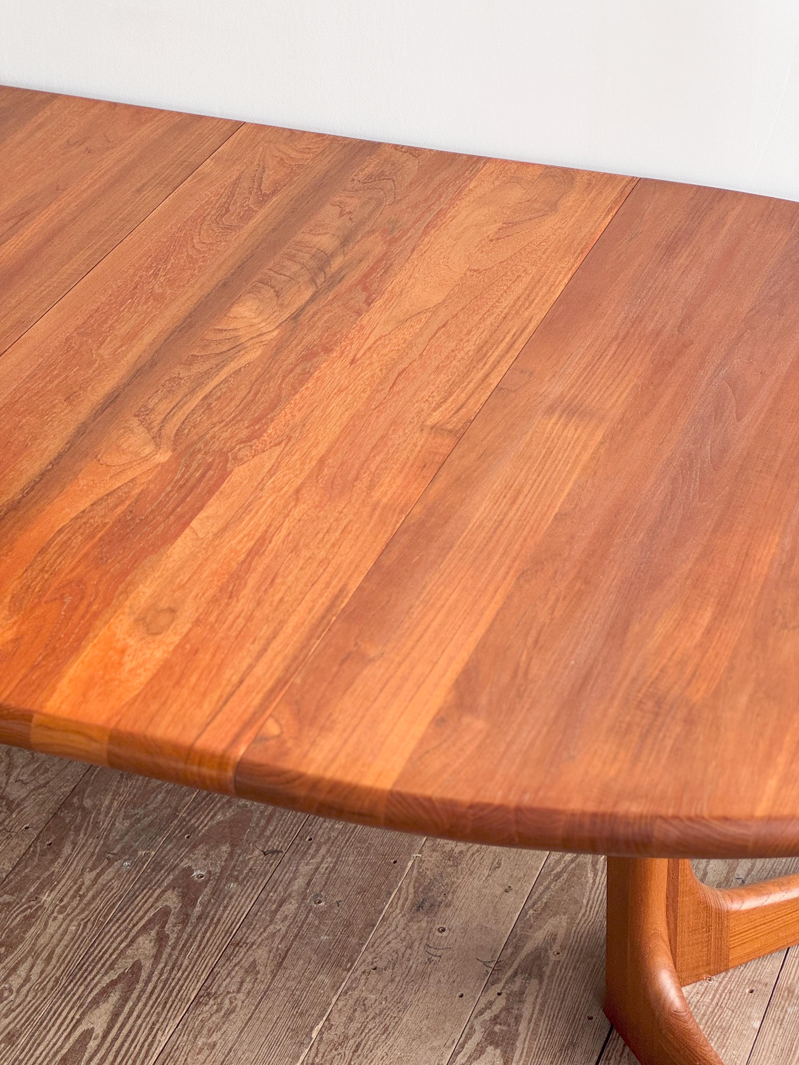 Large Danish Mid-Century Oval Dining Table in Teak, Extendable, Denmark, 1960s For Sale 14