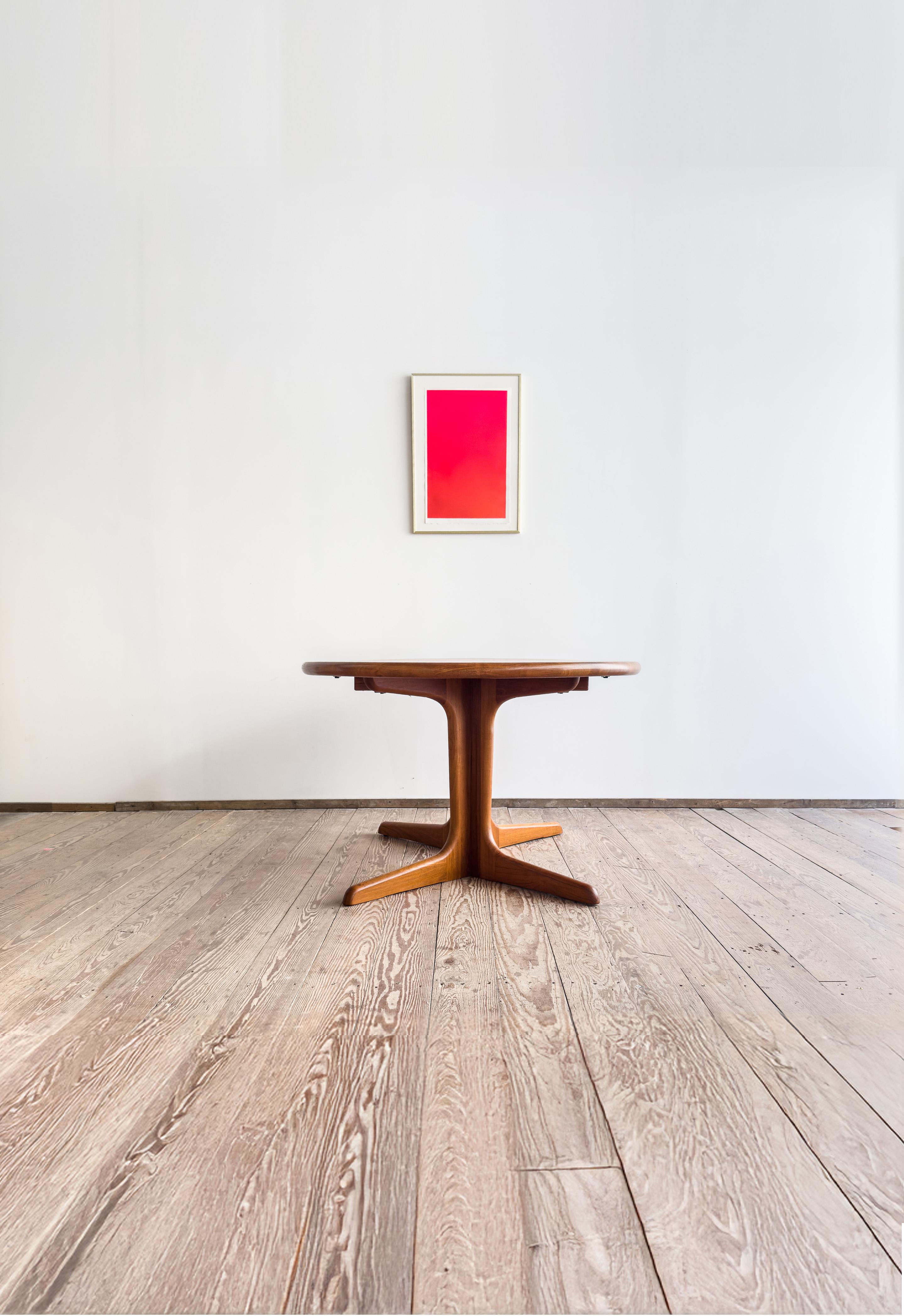 Mid-Century Modern Large Danish Mid-Century Oval Dining Table in Teak, Extendable, Denmark, 1960s For Sale