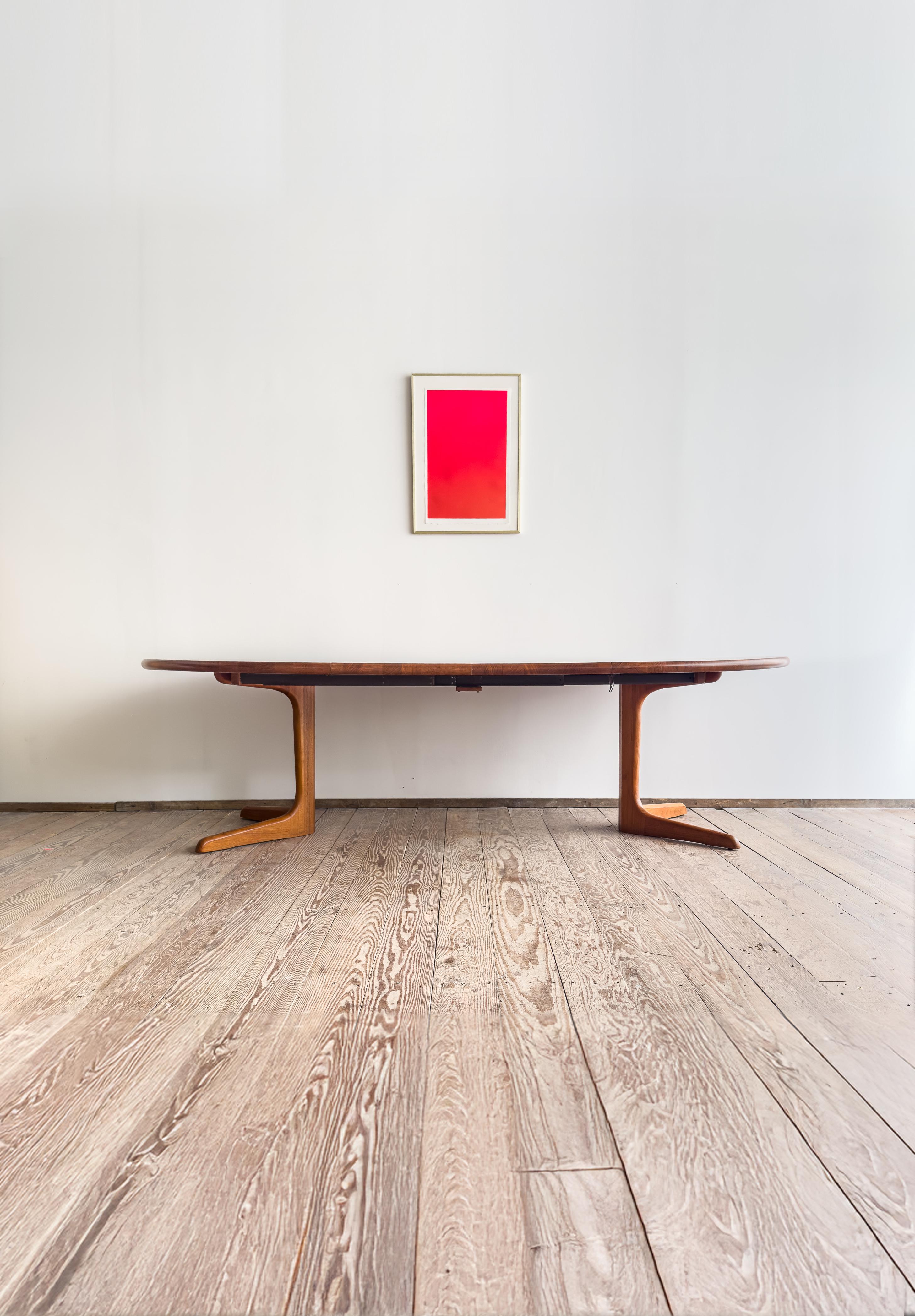 Large Danish Mid-Century Oval Dining Table in Teak, Extendable, Denmark, 1960s For Sale 1