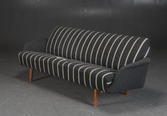 Grande divano danese del Medioevo in teak Modello 444 di Illum Wikkelso, inizio anni '60