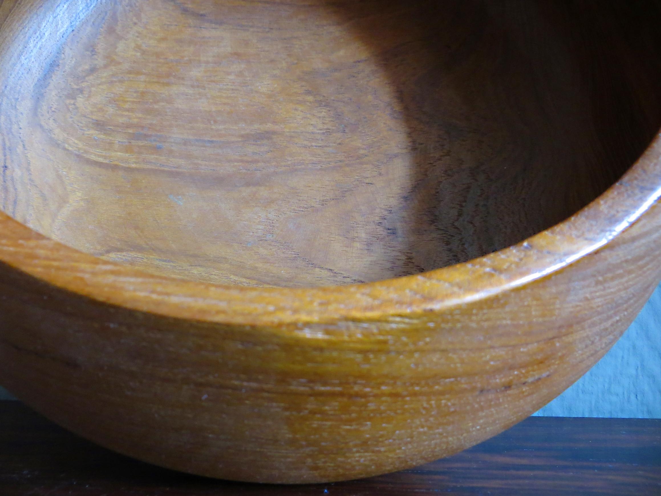 Large Danish Midcentury Hand Moulded & Organic Rounded Shaped Teak Bowl , 1950s For Sale 3