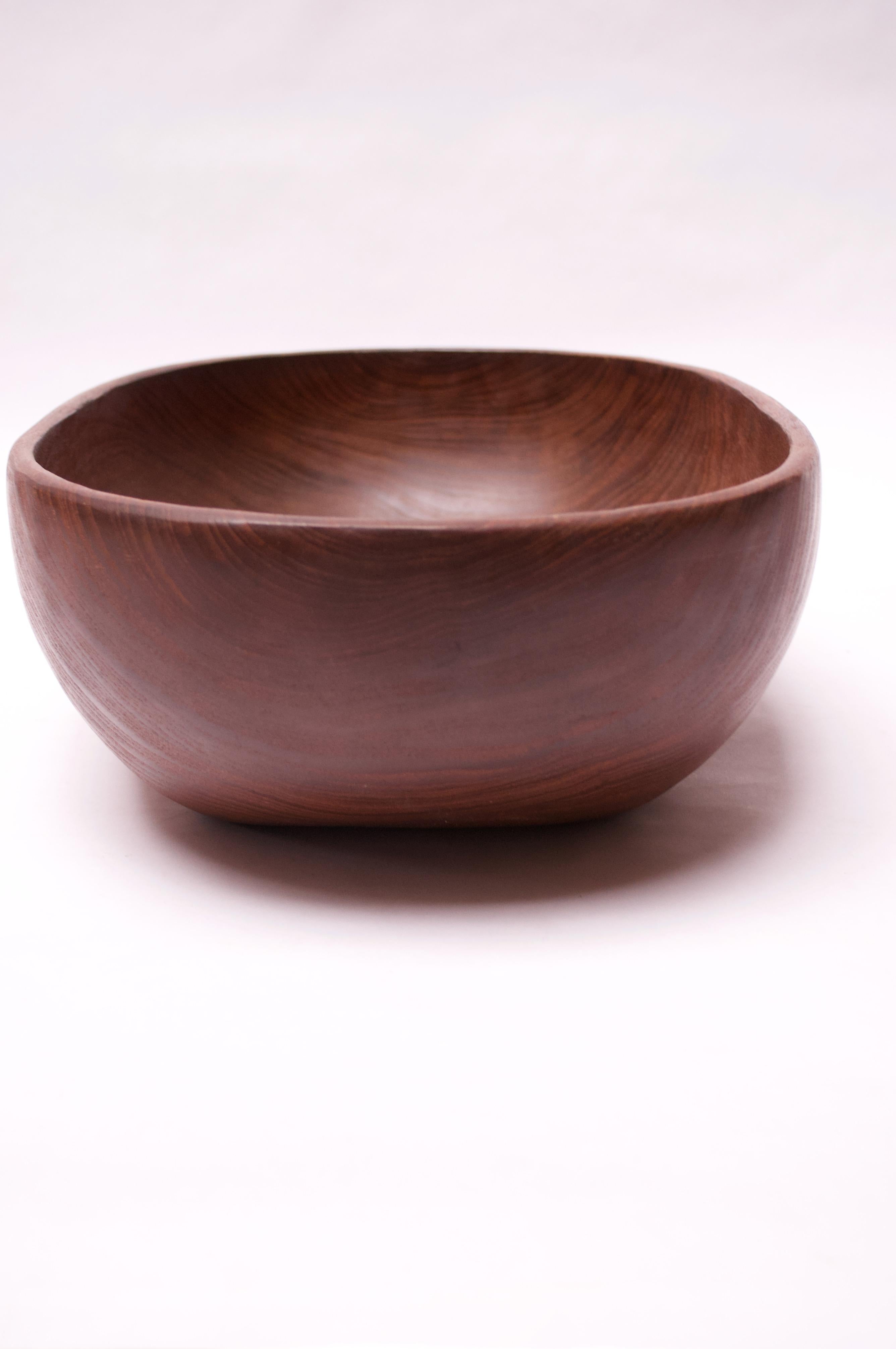 Large Danish Modern Carved Teakwood Fruit / Serving Bowl In Good Condition For Sale In Brooklyn, NY