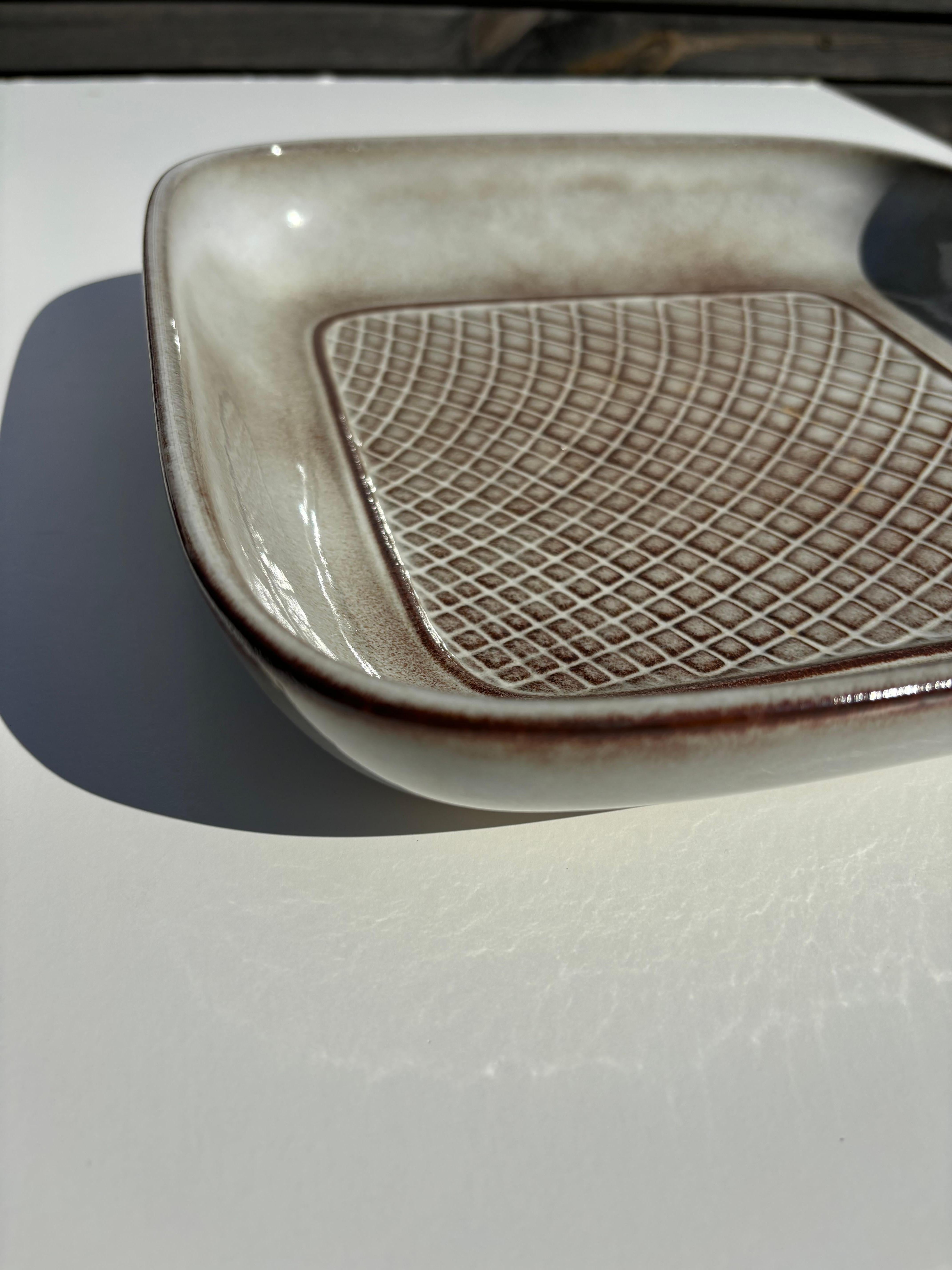 Grand plat danois moderne en céramique grise pour Søholm, années 1960 Bon état - En vente à Copenhagen, DK