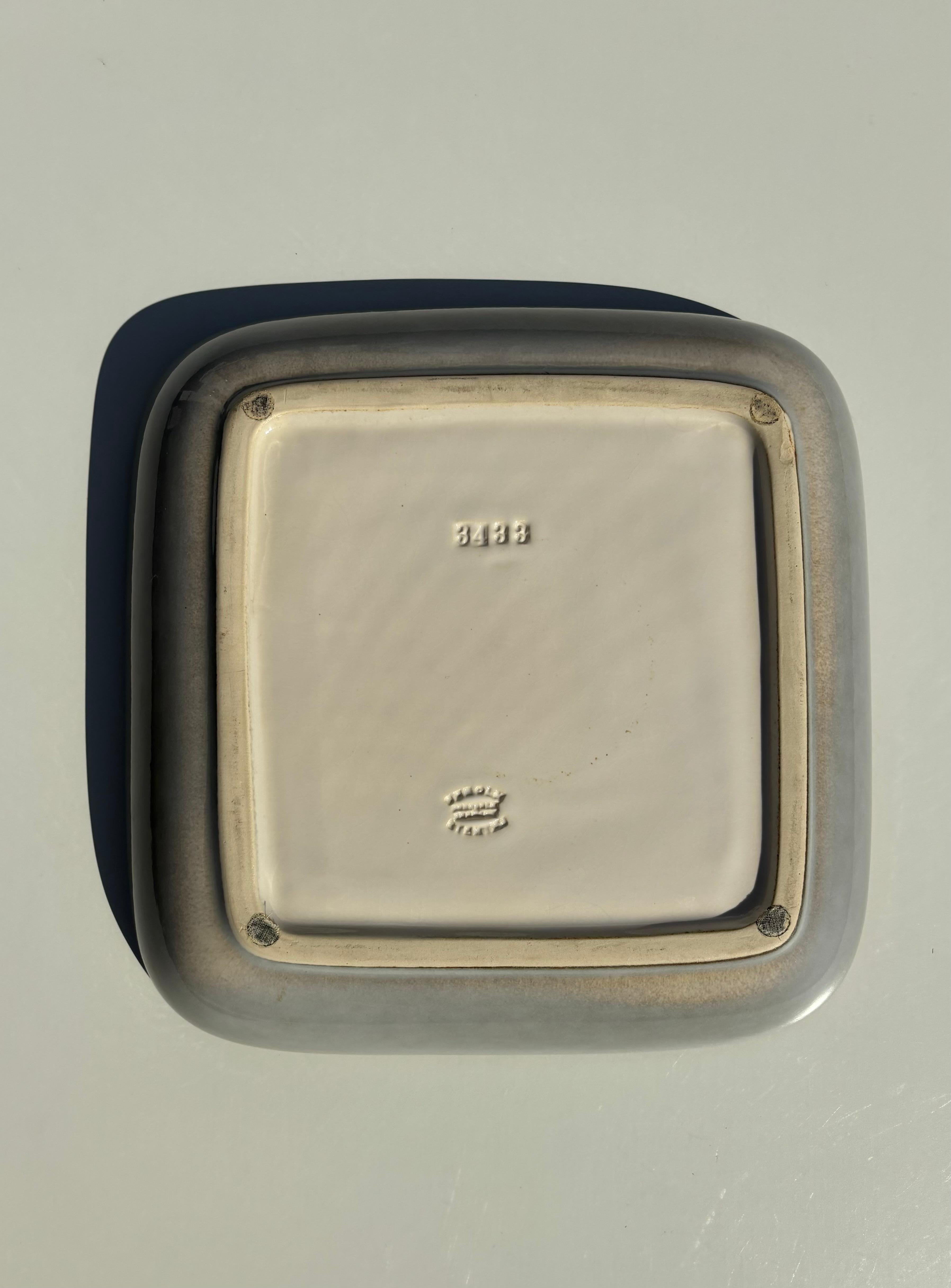 Céramique Grand plat danois moderne en céramique grise pour Søholm, années 1960 en vente