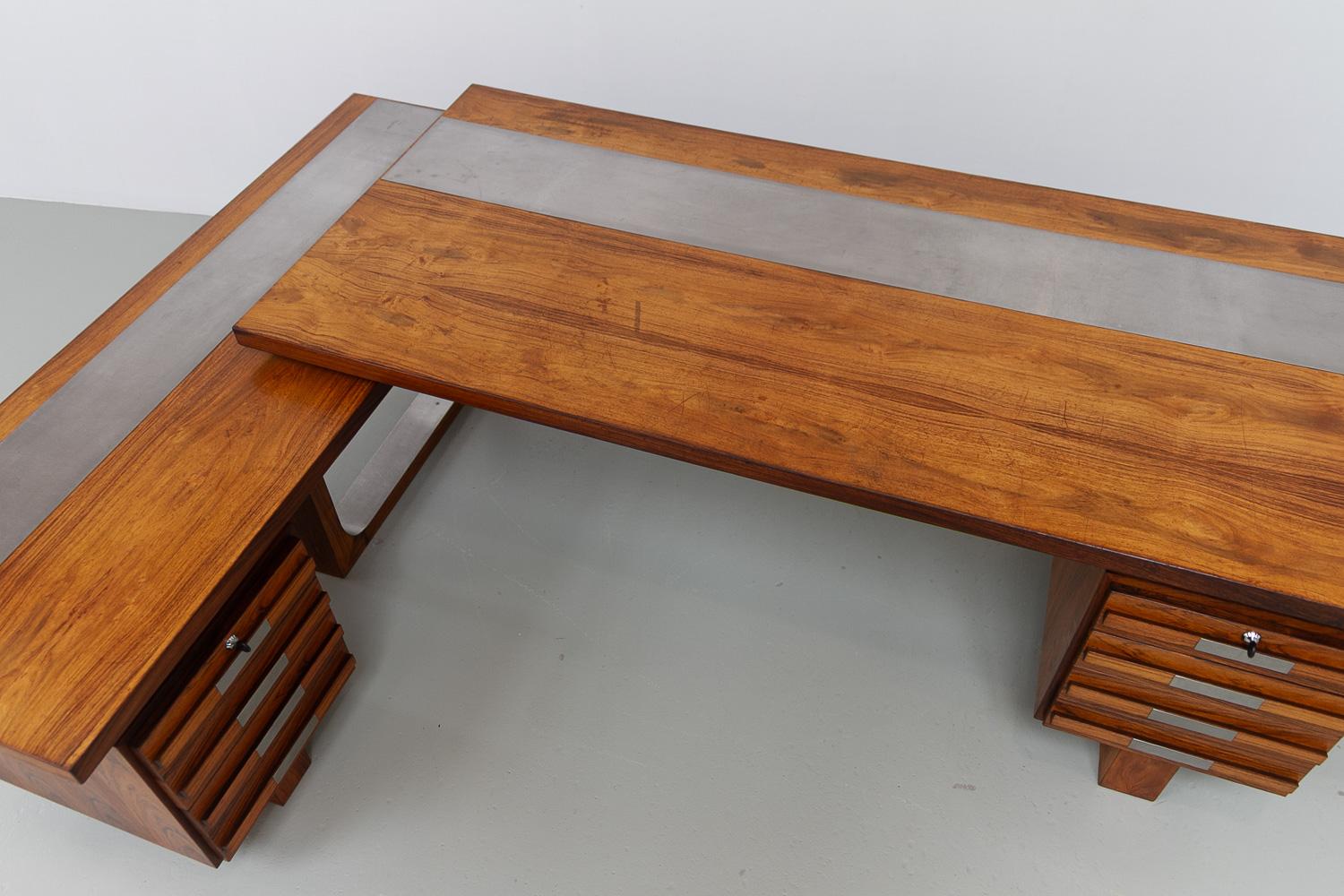 Large Danish Modern L-shaped Rosewood and Steel Desk with Sideboard, 1970s. For Sale 12